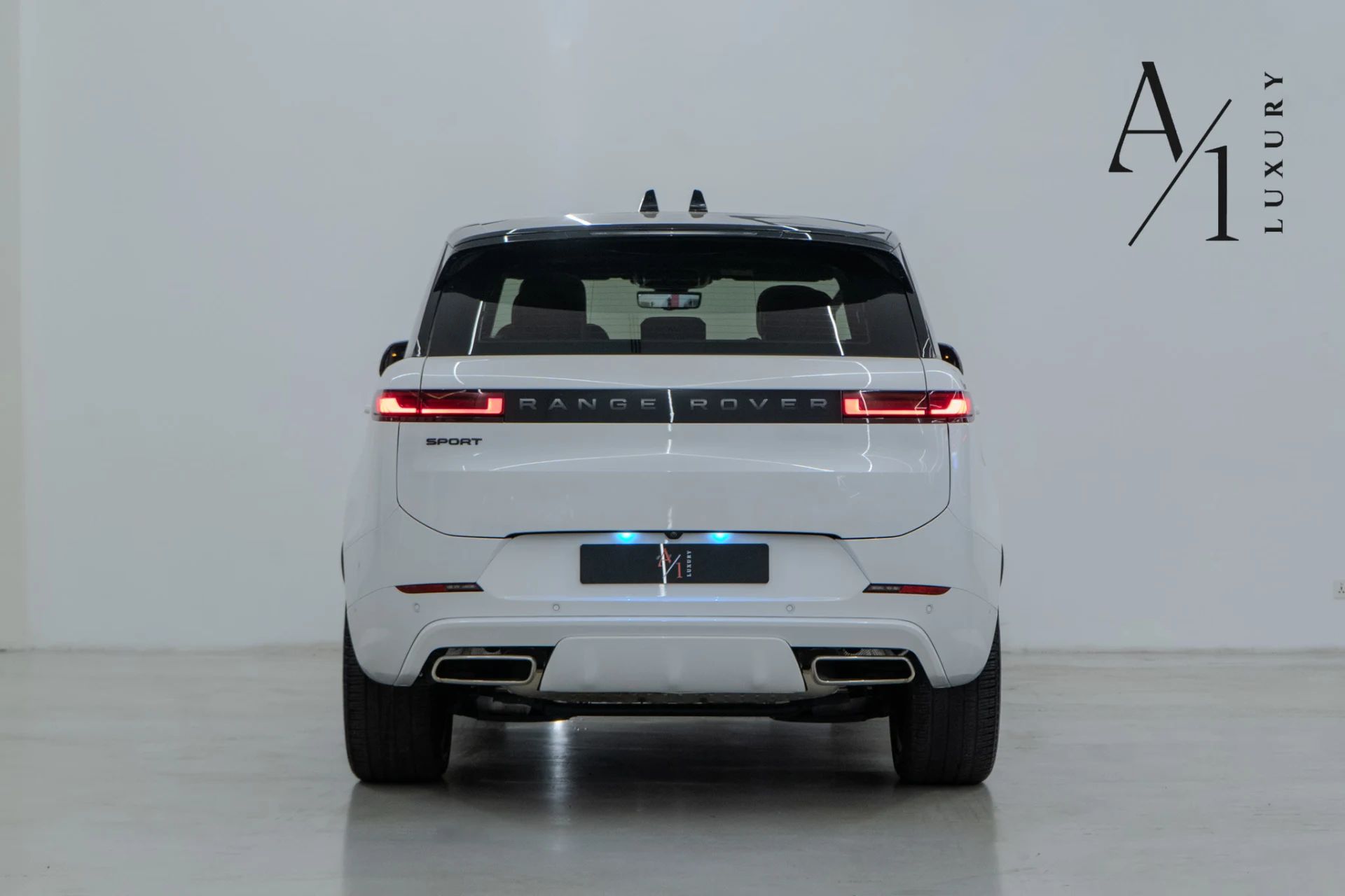 2024 Land Rover Range Rover Sport photo 2