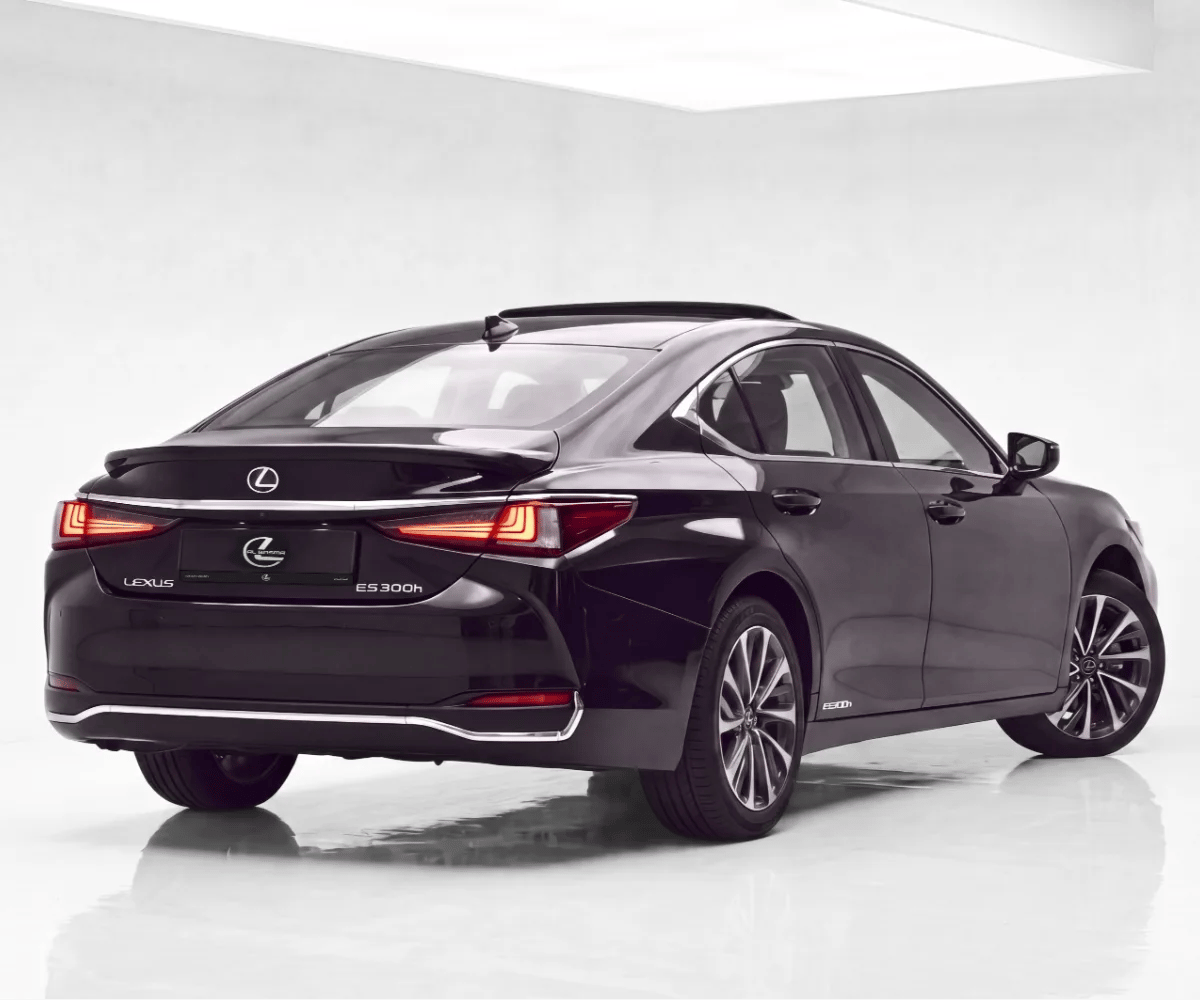 2024 Lexus ES photo 2
