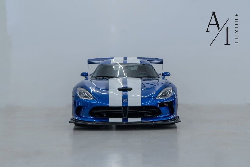 2014 Dodge Viper SRT photo 2