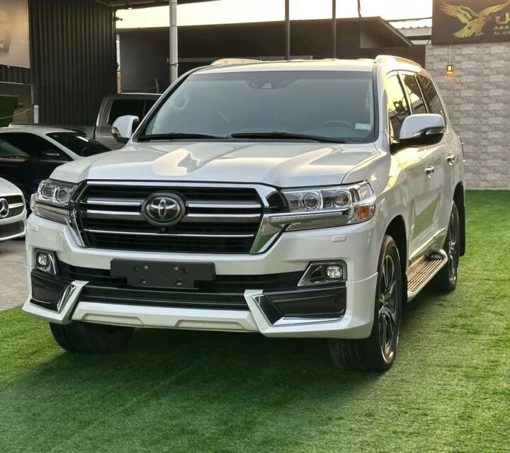 2021 Toyota Land Cruiser photo 2