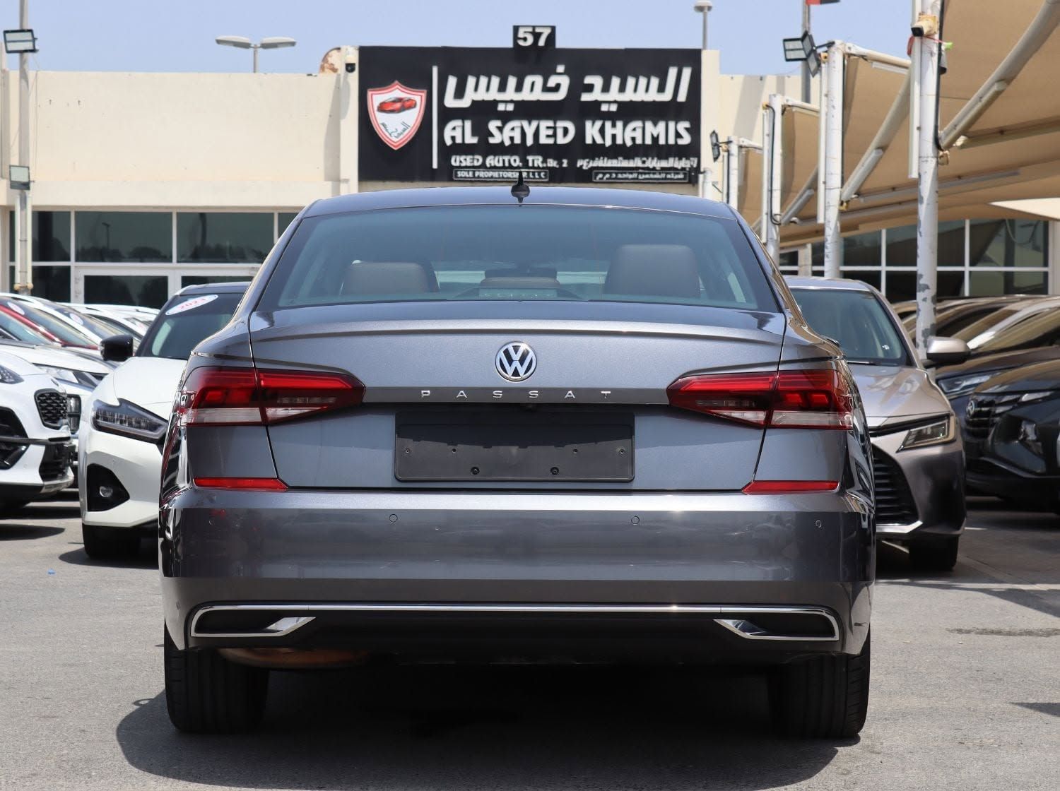 2021 Volkswagen Passat photo 2
