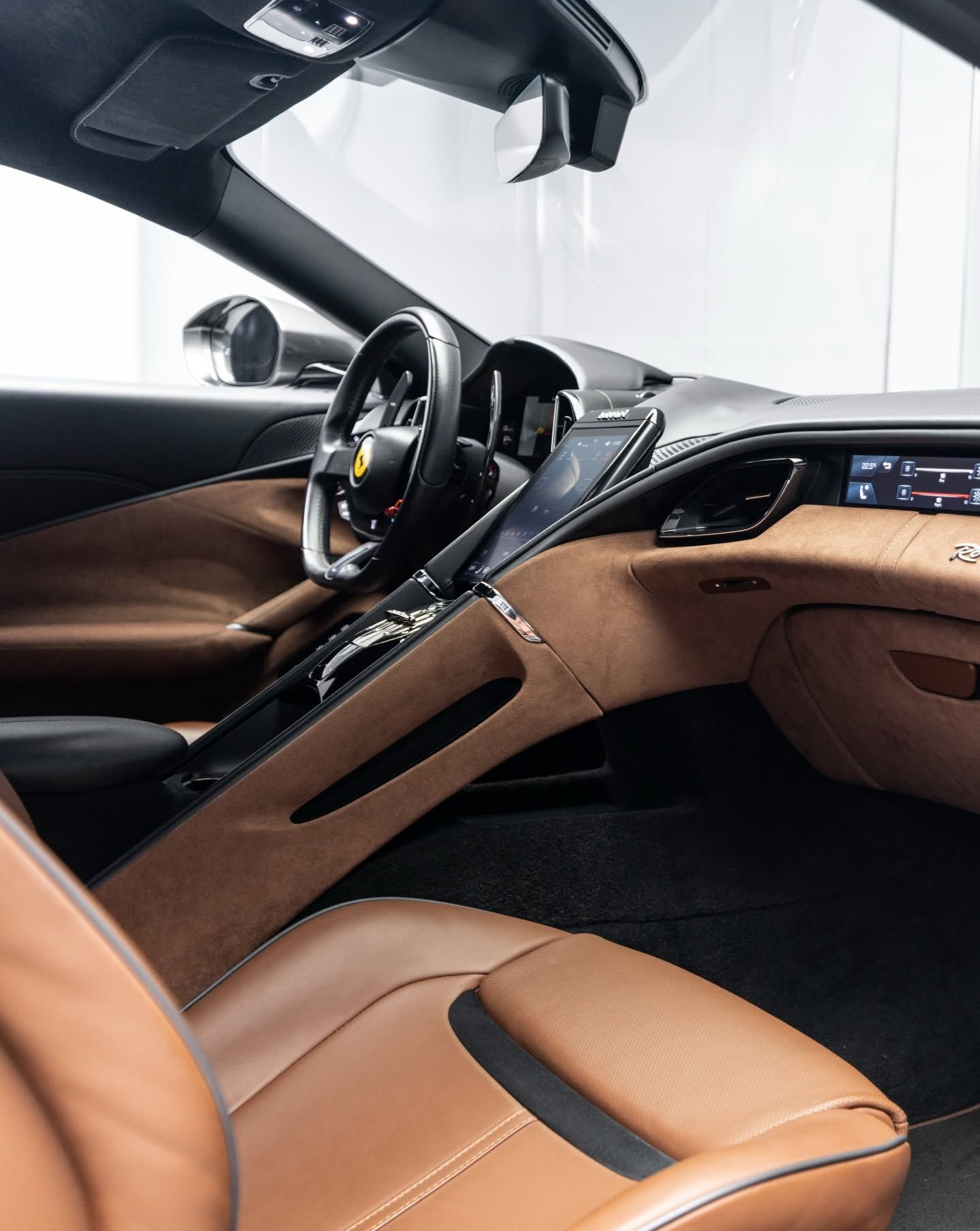 2021 Ferrari Roma photo 3