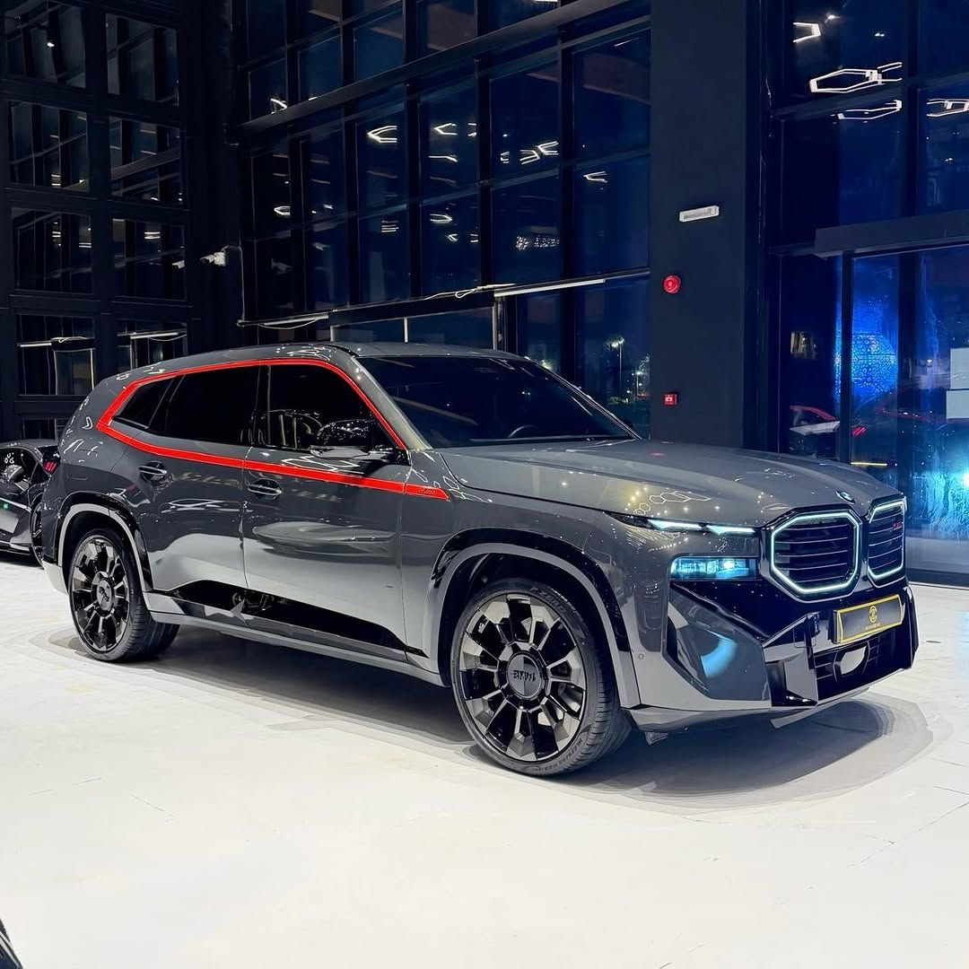 2025 BMW XM 4.4L V8 Twin Turbo M Hybrid Luxury SUV