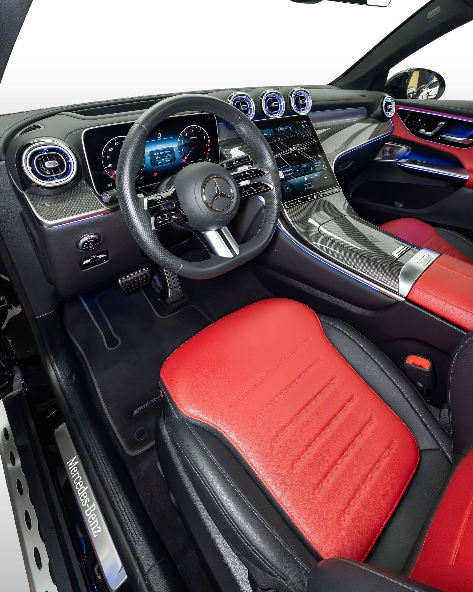 2024 Mercedes-Benz GLC photo 3
