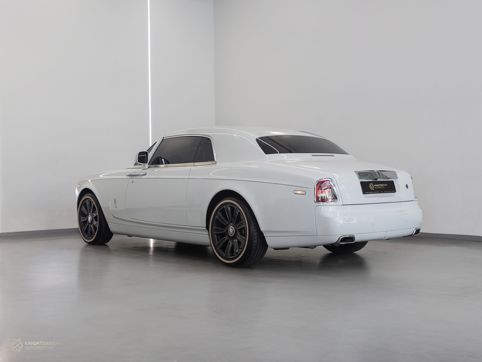 2017 Rolls-Royce Phantom photo 5