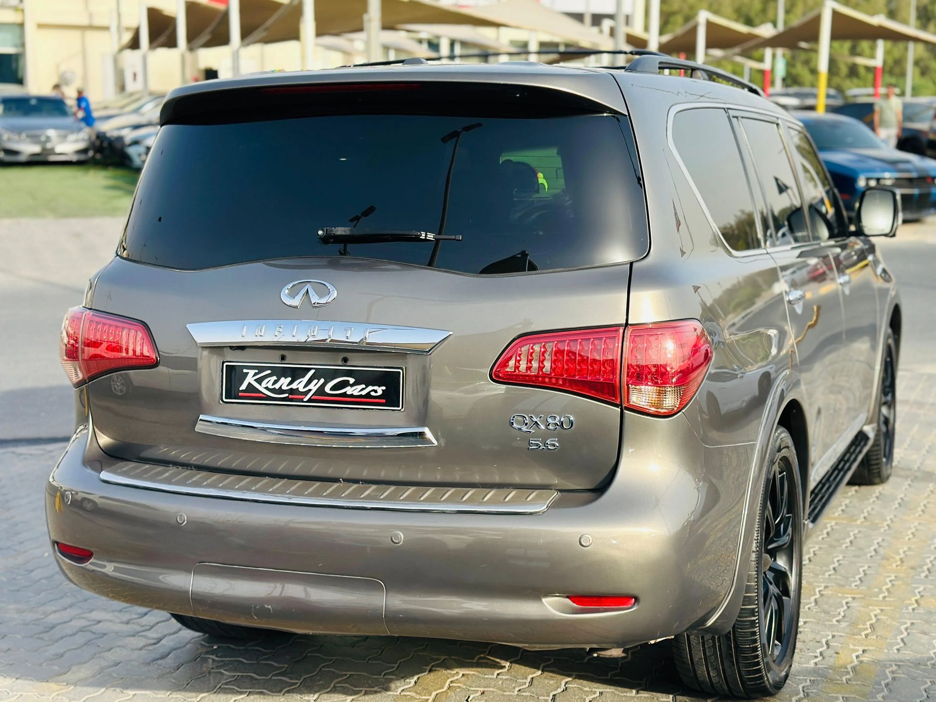 2014 Infiniti QX80 photo 5