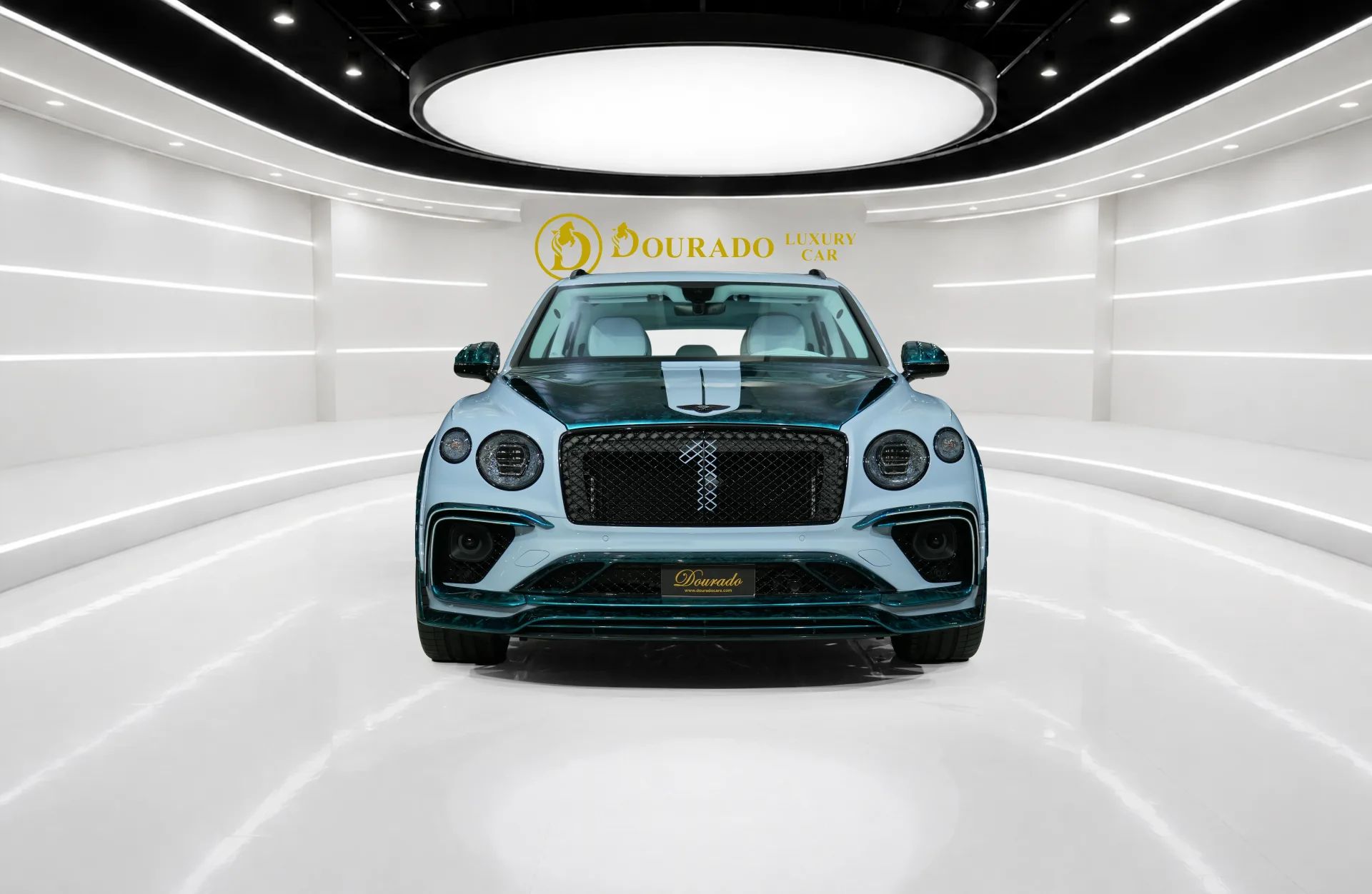 2024 Bentley Bentayga photo 2