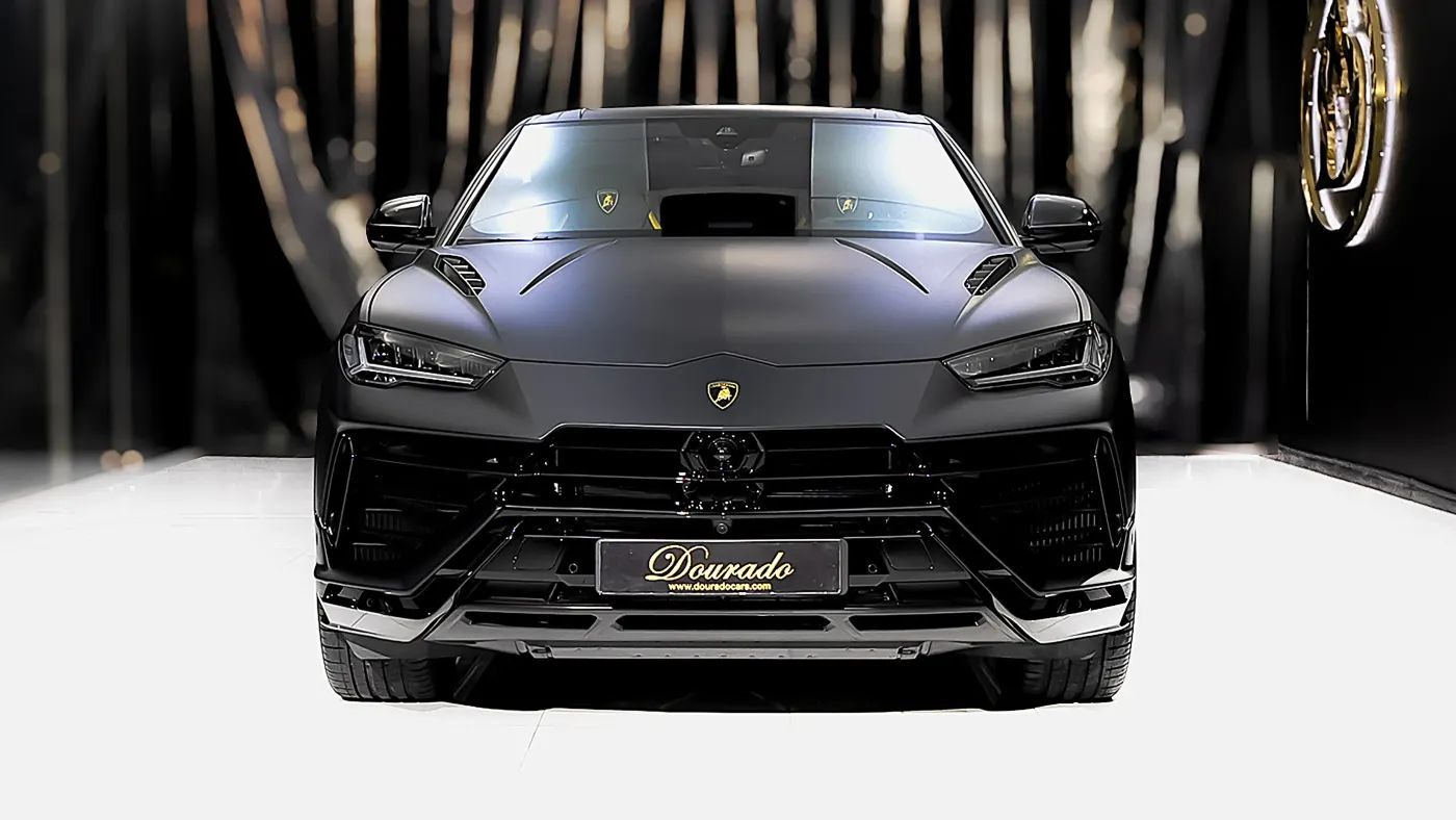 2024 Lamborghini Urus photo 2