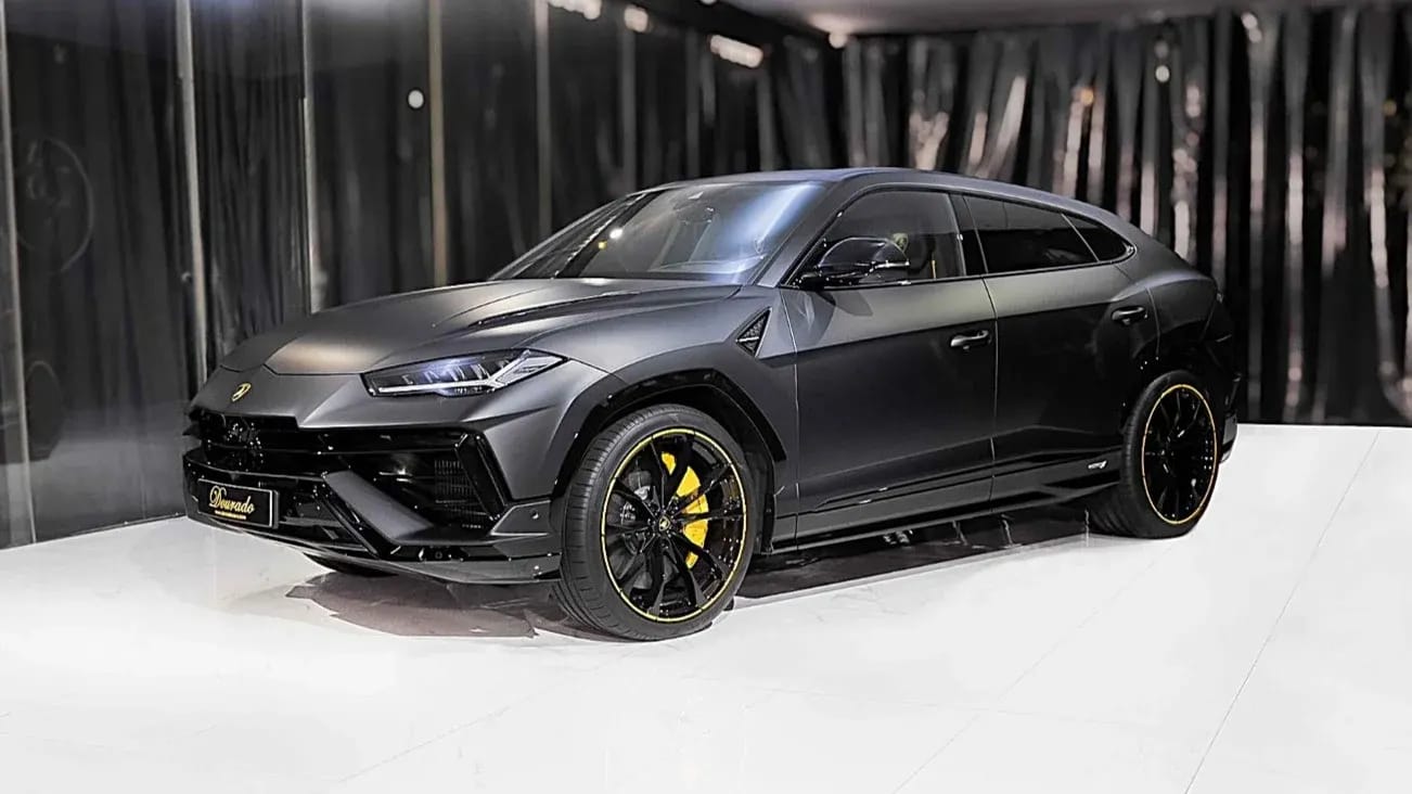 2024 Lamborghini Urus photo 3