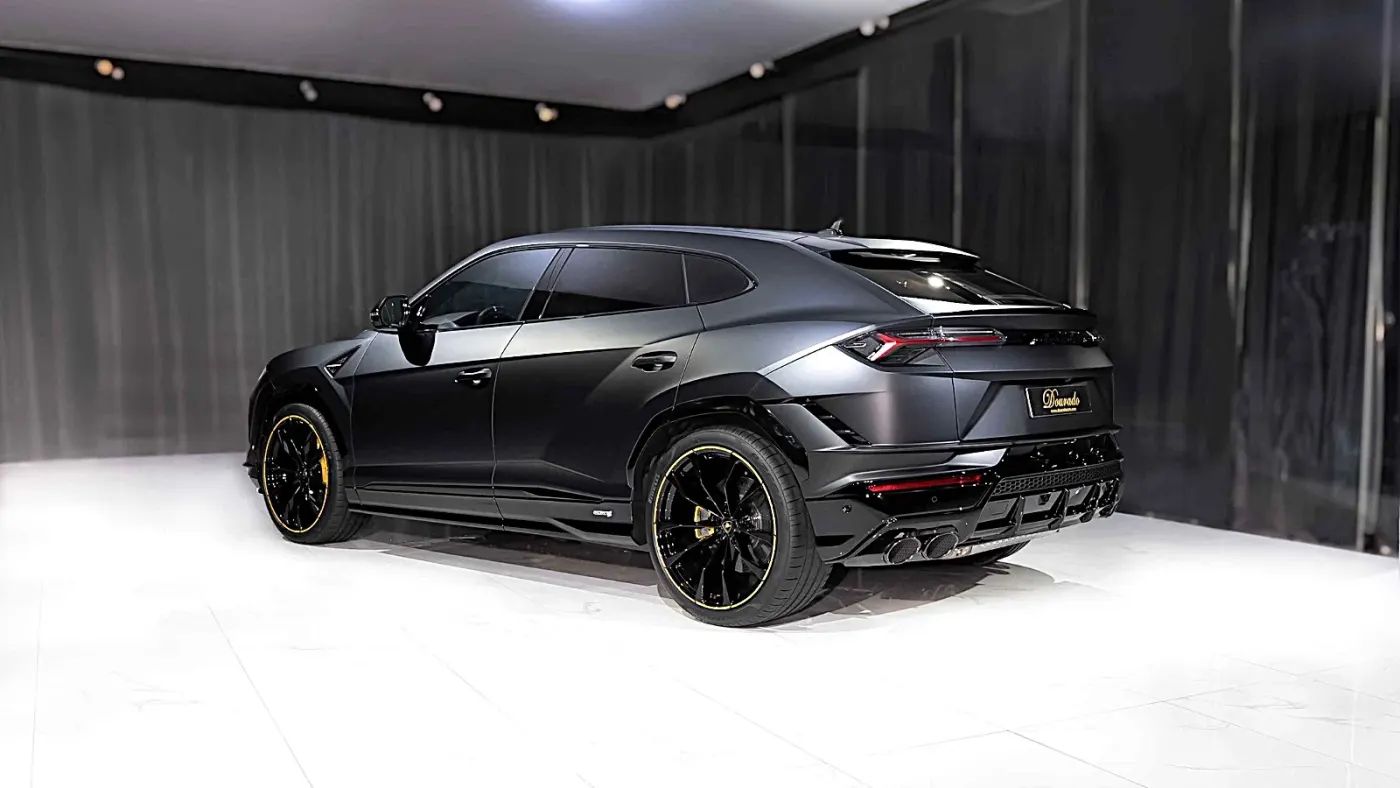 2024 Lamborghini Urus photo 5