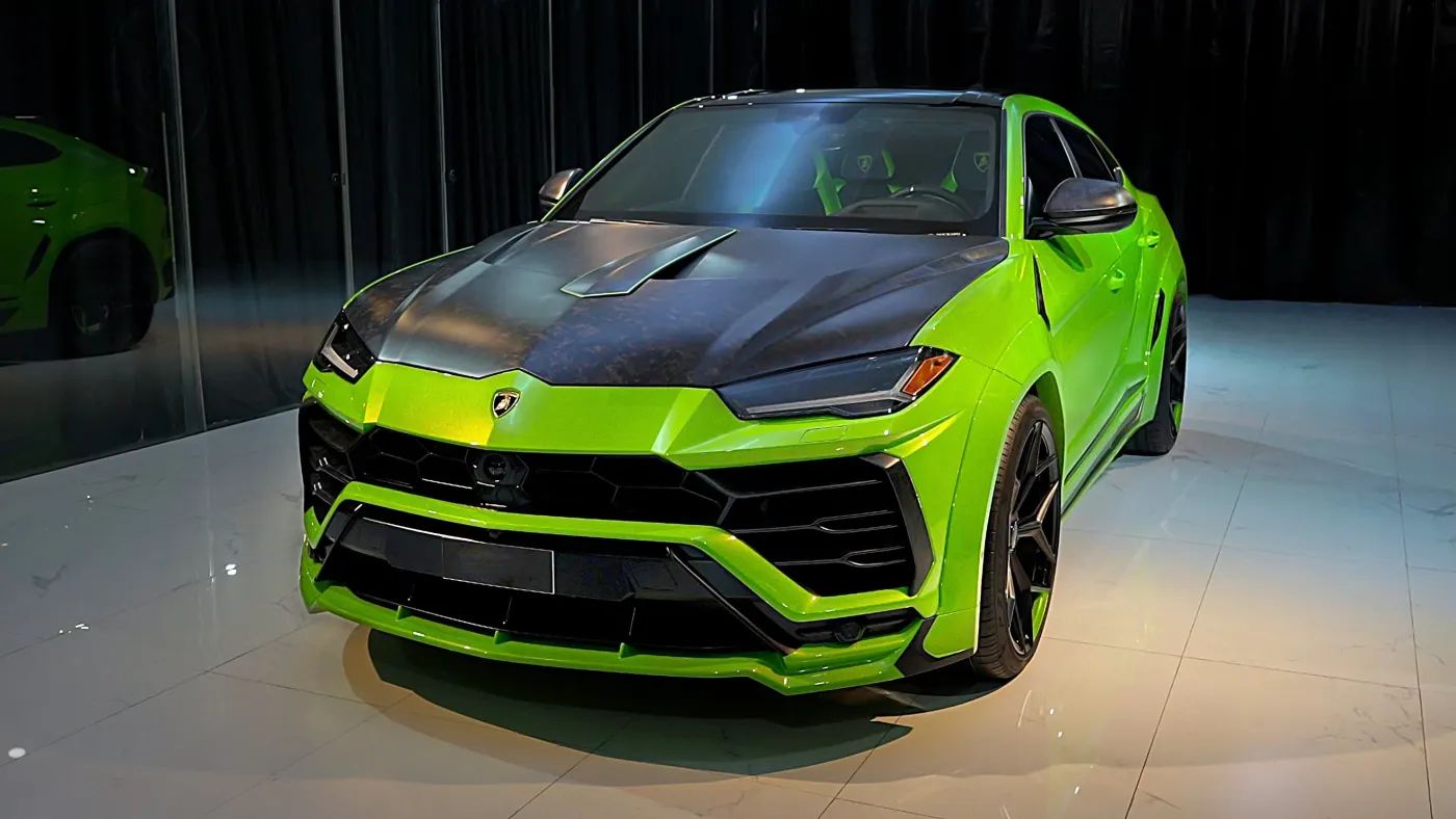 2021 Lamborghini Urus photo 3