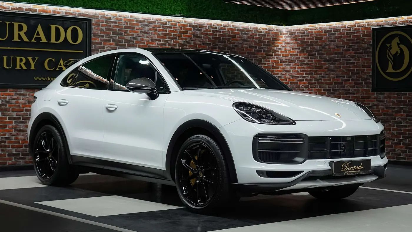 2023 Porsche Cayenne photo 2