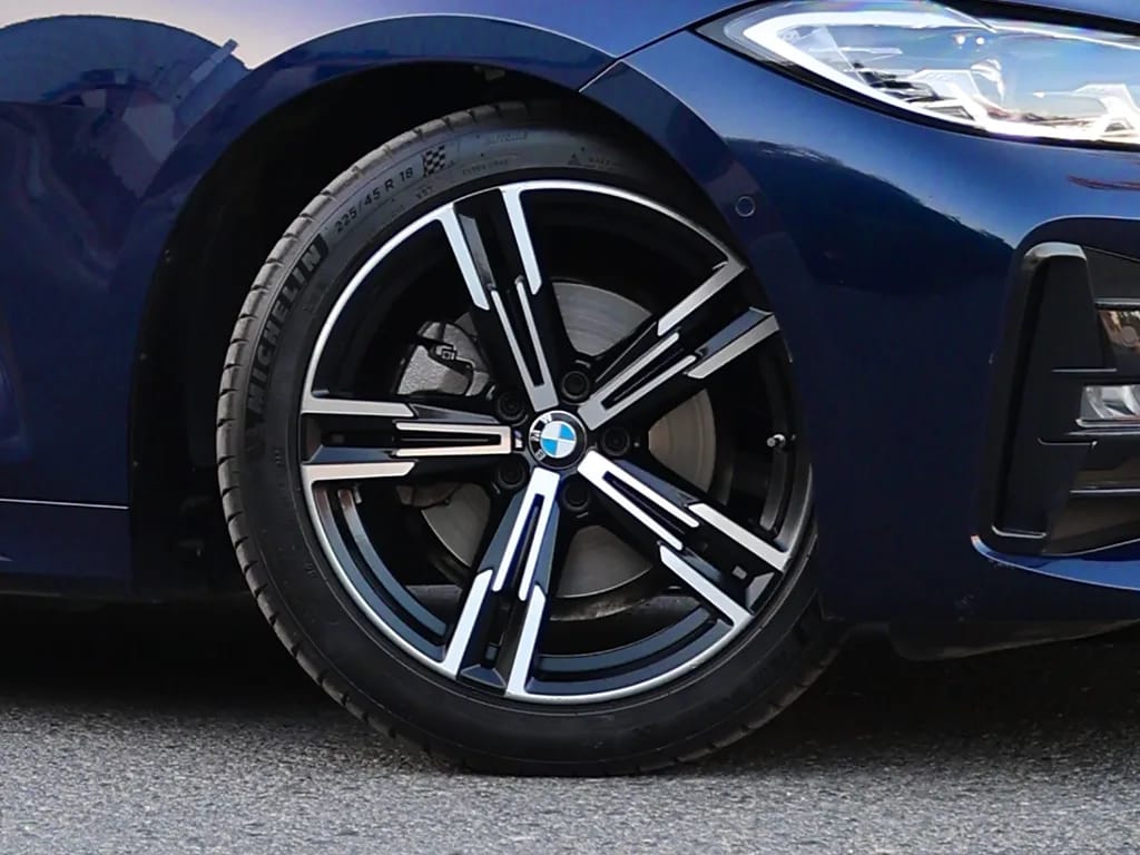2023 BMW 4 Series photo 5