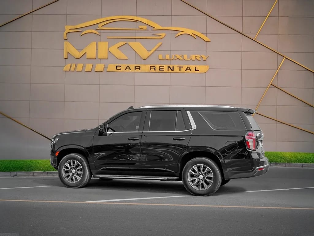 2024 Chevrolet Tahoe photo 2