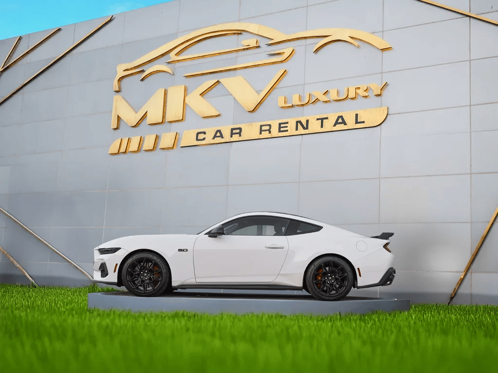 2024 Ford Mustang photo 3