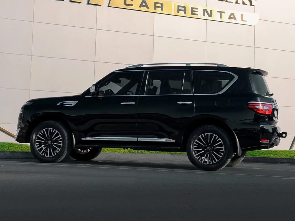 2022 Nissan Patrol photo 2