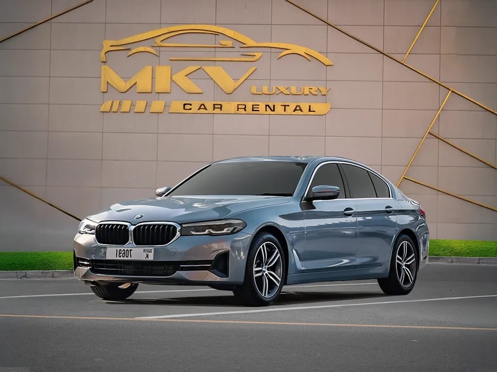 2023 BMW 5 Series photo 2
