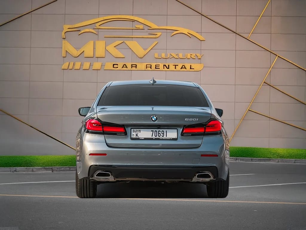 2023 BMW 5 Series photo 3