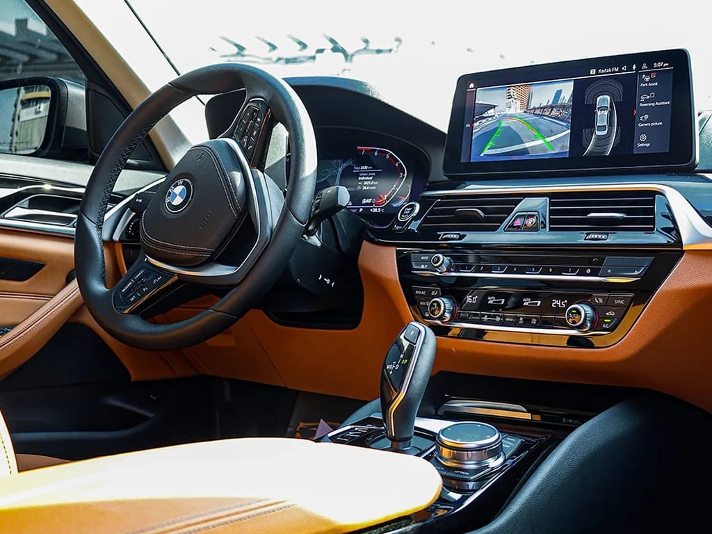 2023 BMW 5 Series photo 5