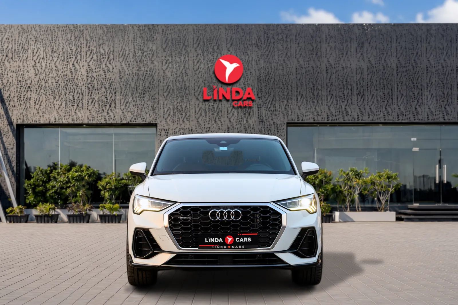 2024 Audi Q3 photo 2