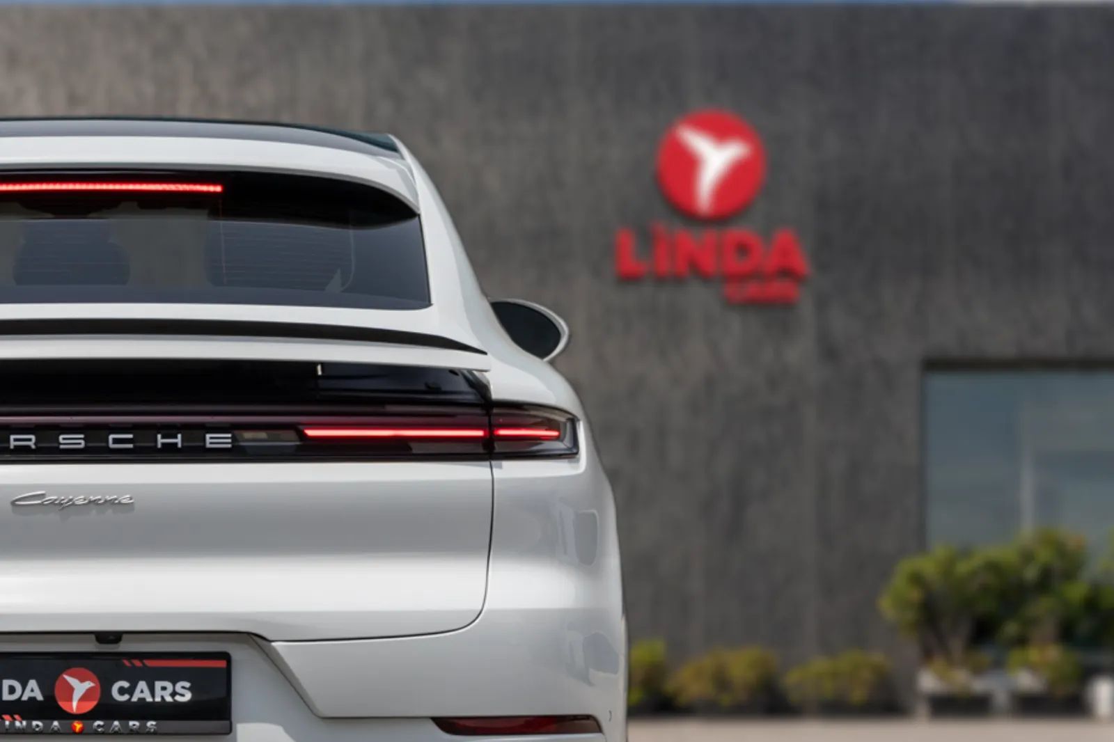 2024 Porsche Cayenne photo 5