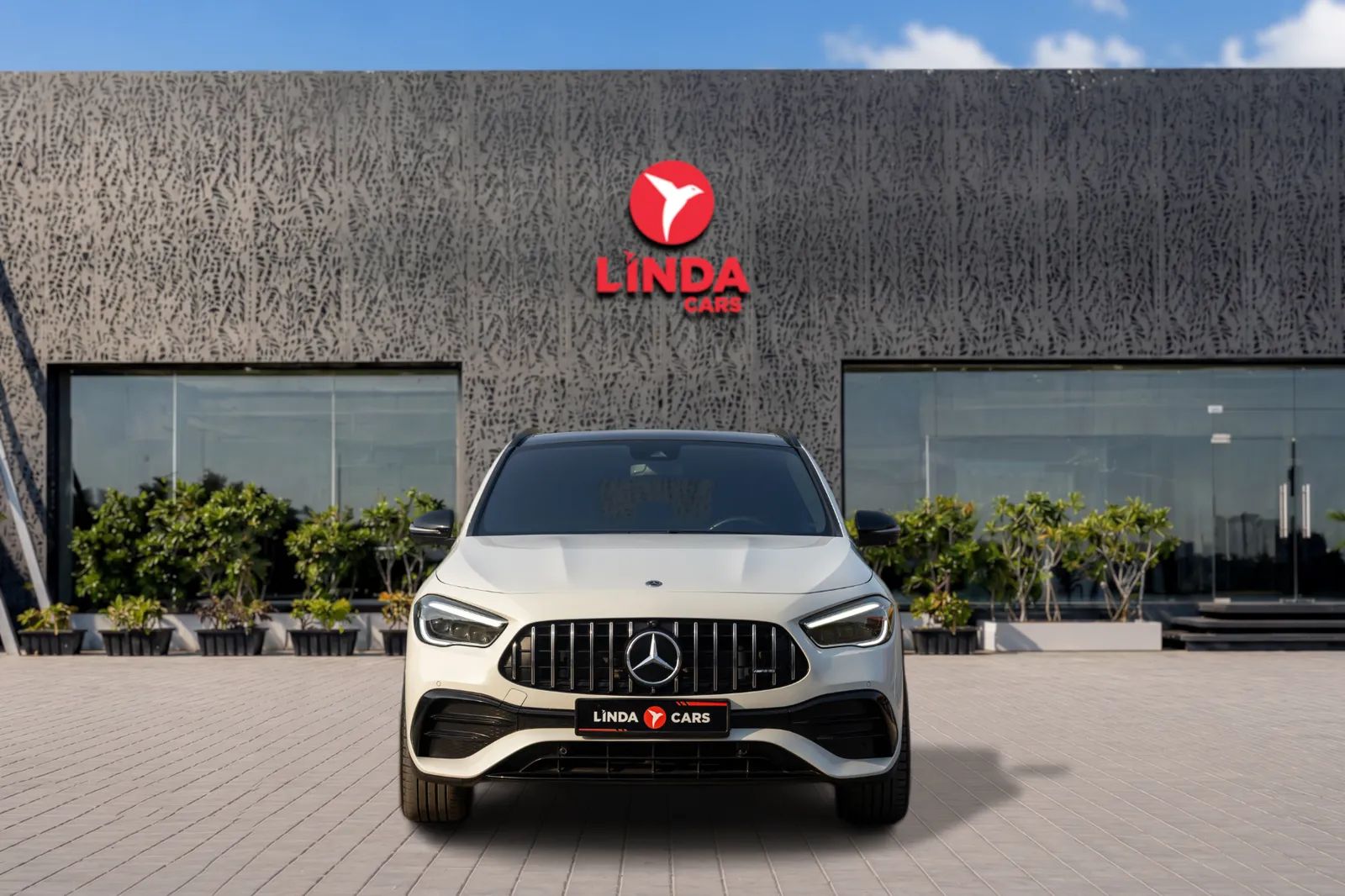2021 Mercedes-Benz GLA photo 2