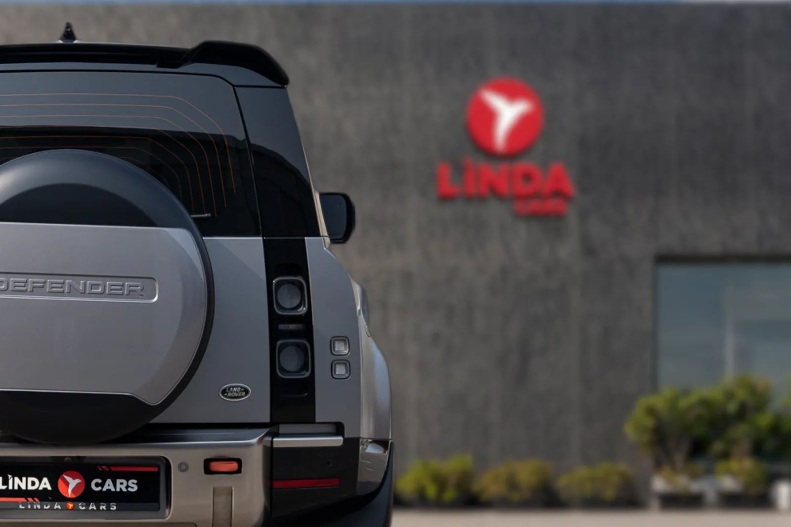 2021 Land Rover Defender photo 5