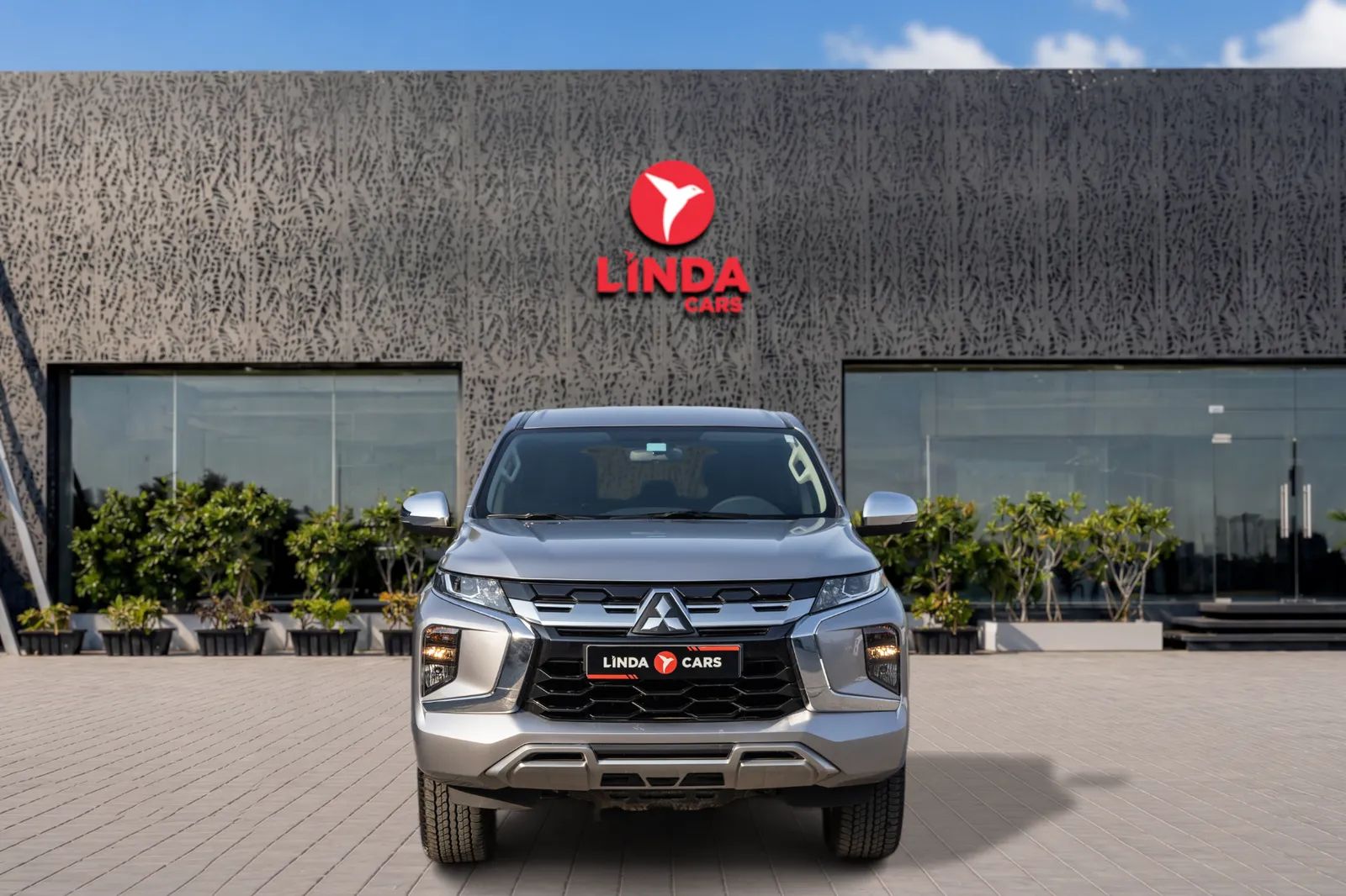 2025 Mitsubishi Montero Sport photo 2