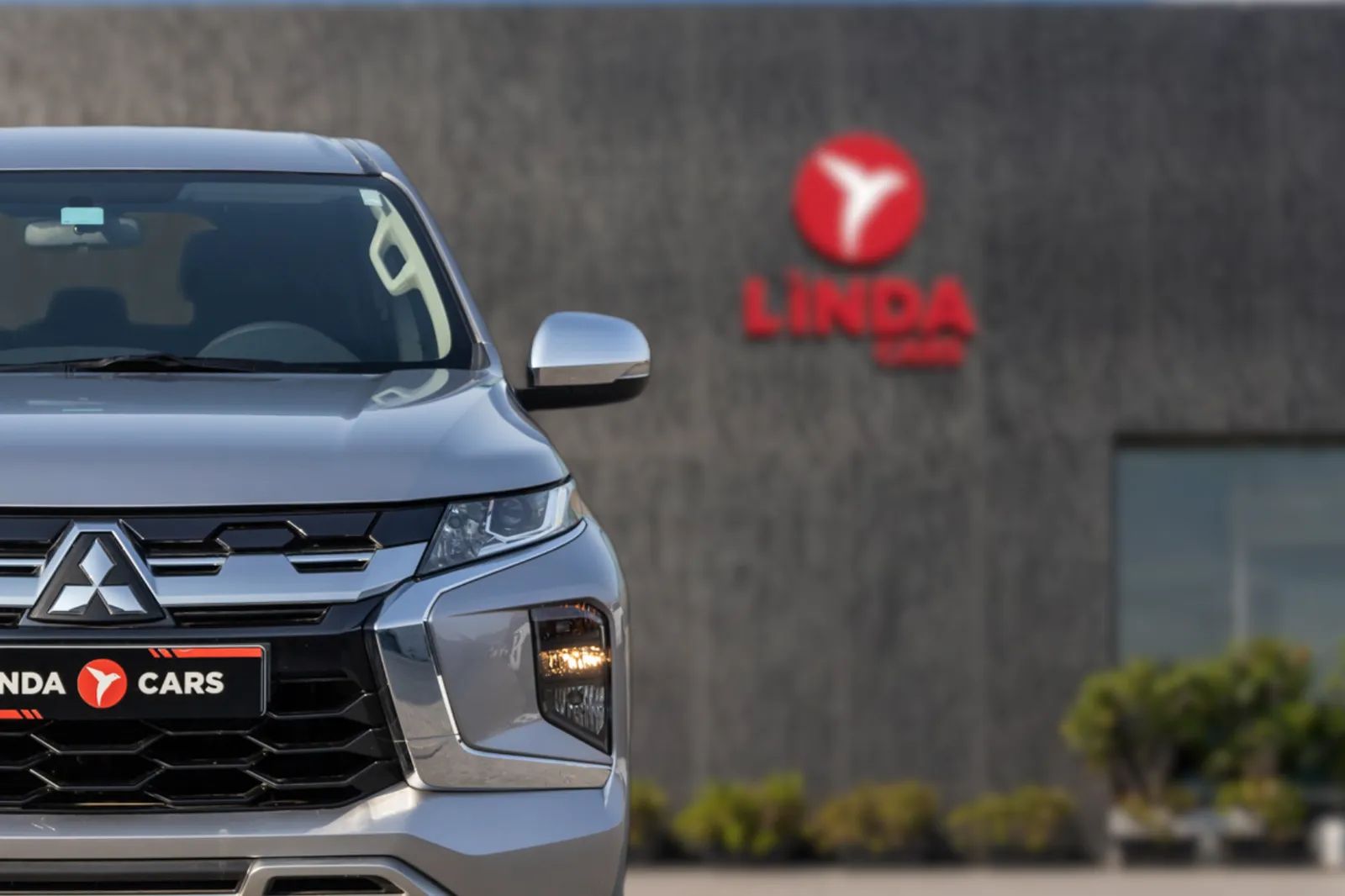 2025 Mitsubishi Montero Sport photo 3