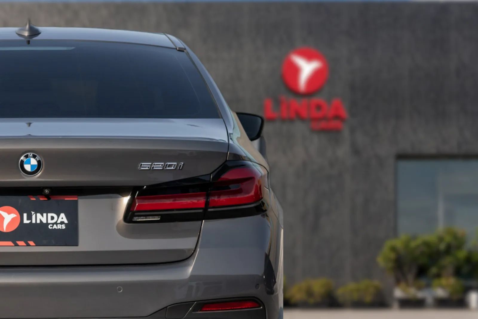 2023 BMW 5 Series photo 5