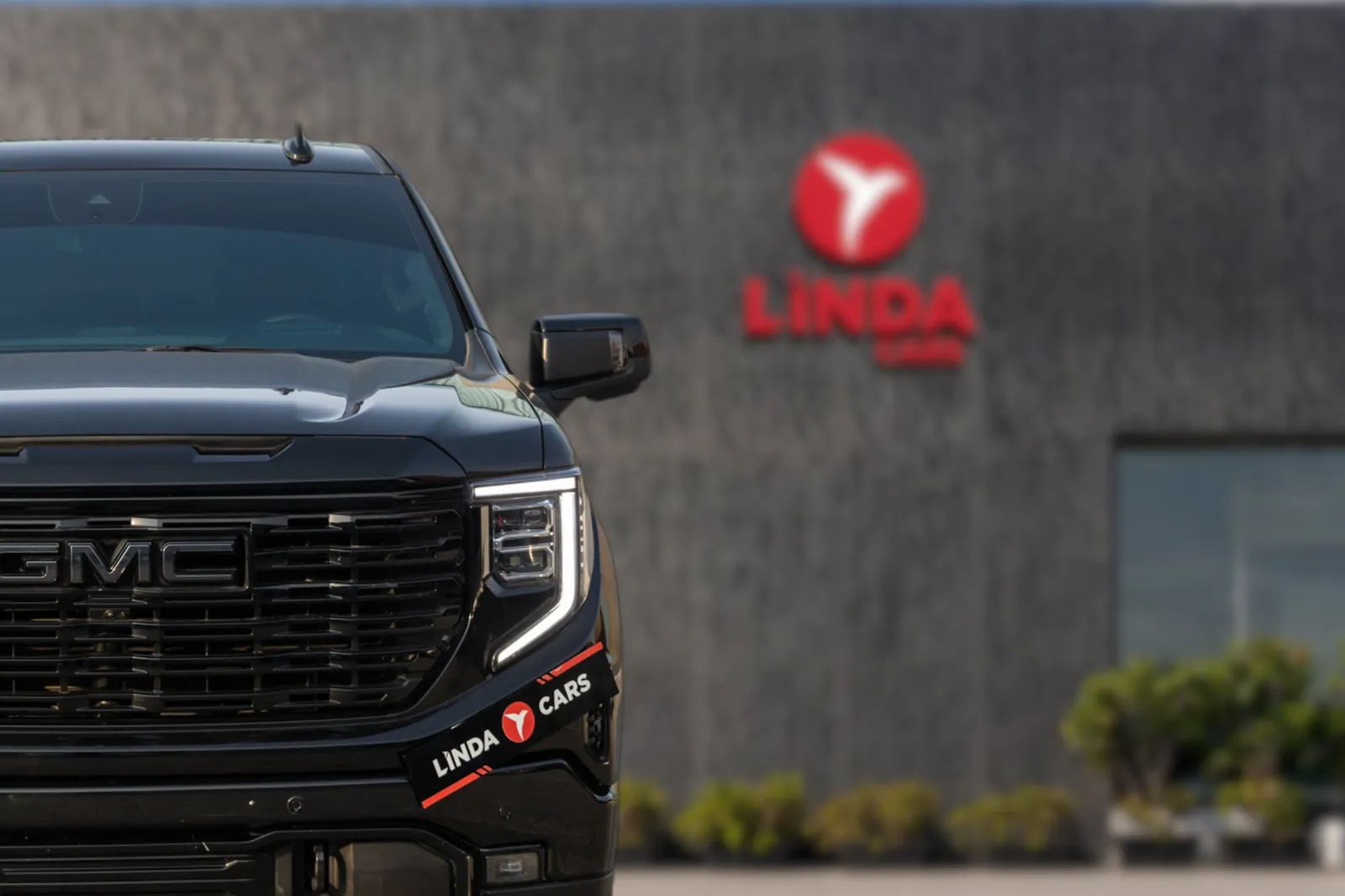 2025 GMC Sierra photo 3