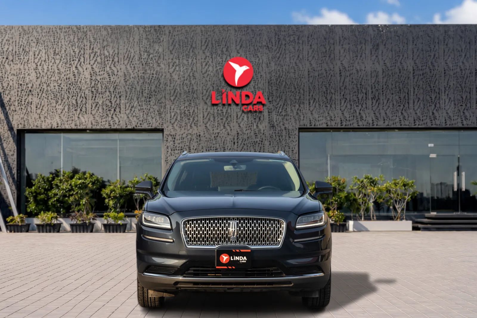 2023 Lincoln Nautilus photo 2