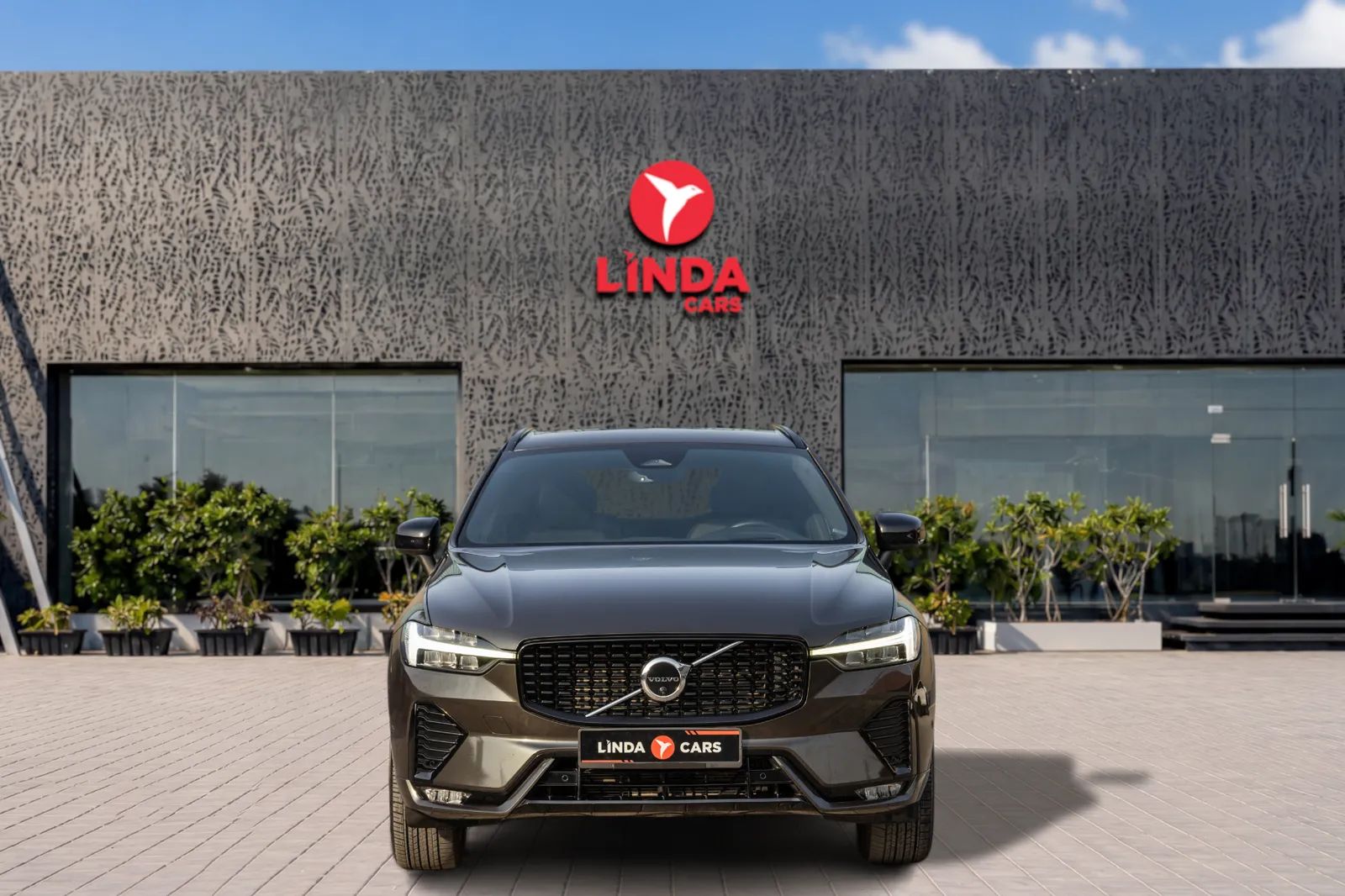 2022 Volvo XC60 photo 2