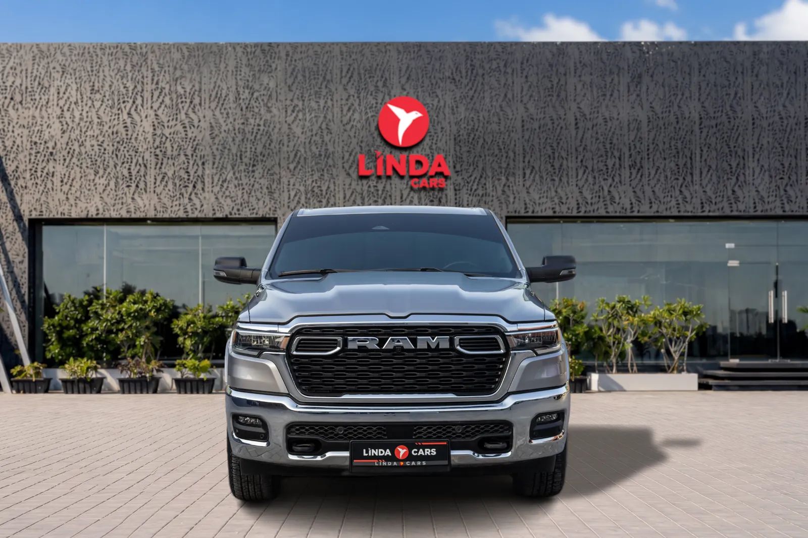 2025 Ram 1500 photo 2