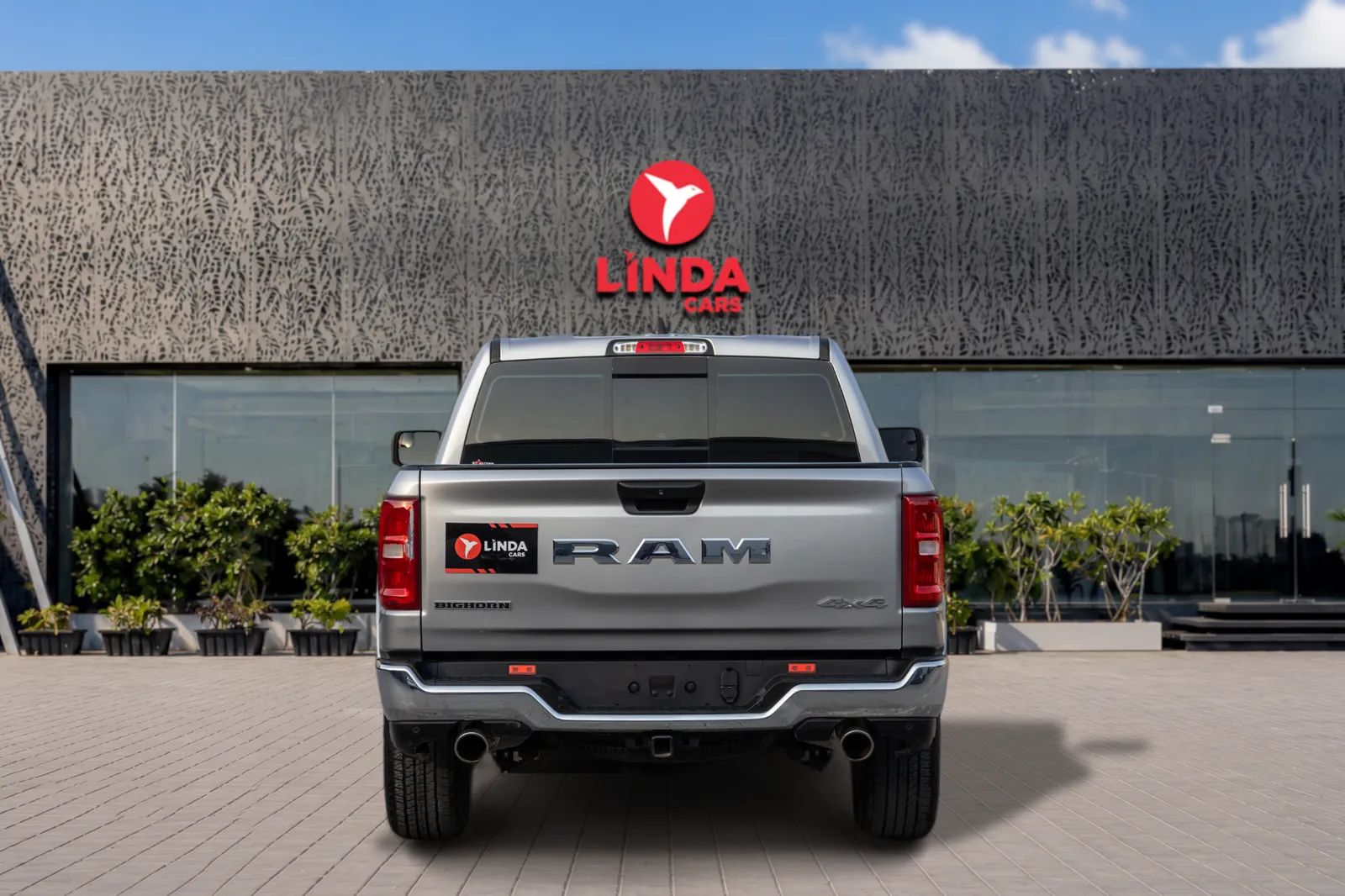2025 Ram 1500 photo 4