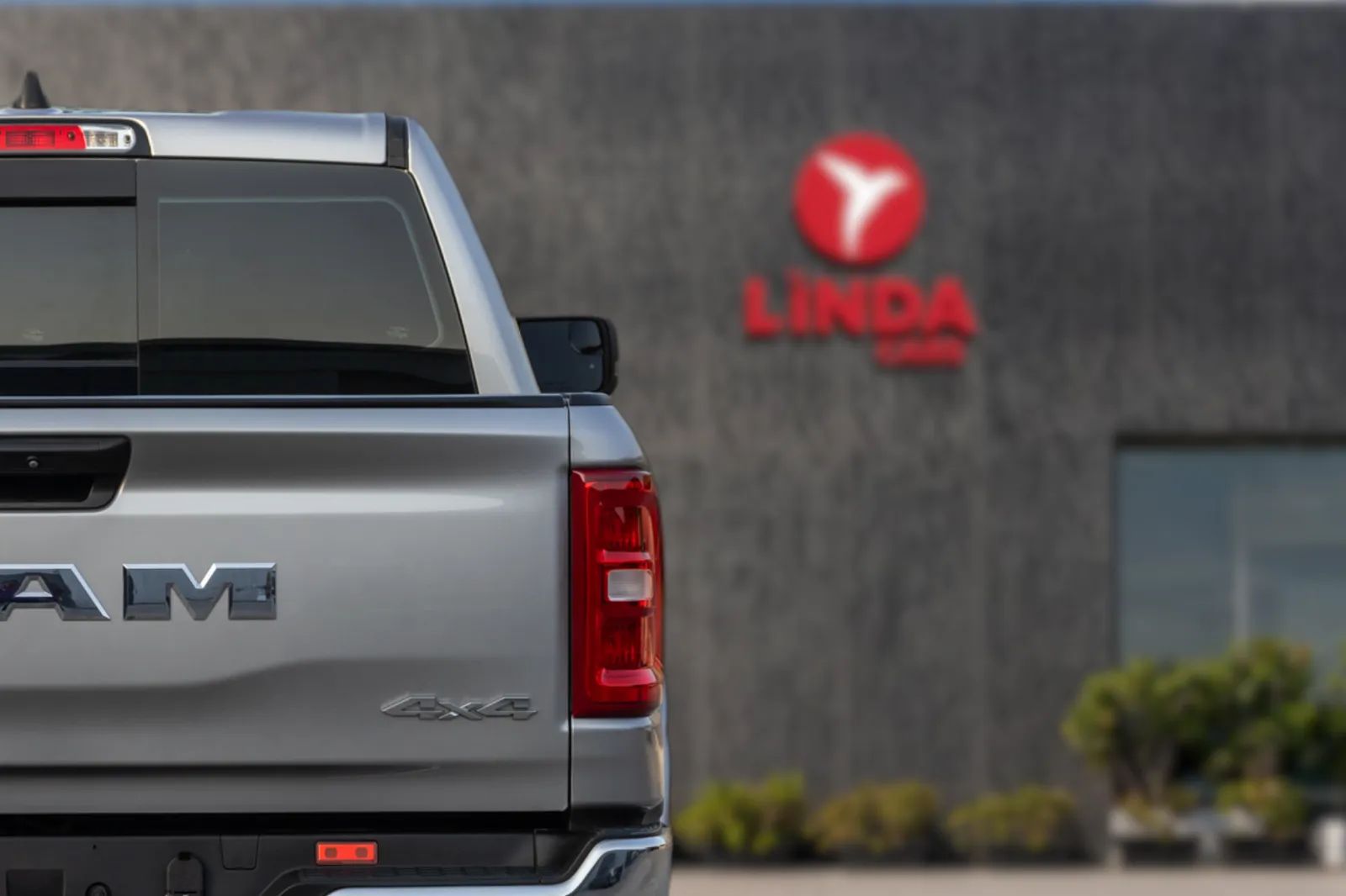 2025 Ram 1500 photo 5