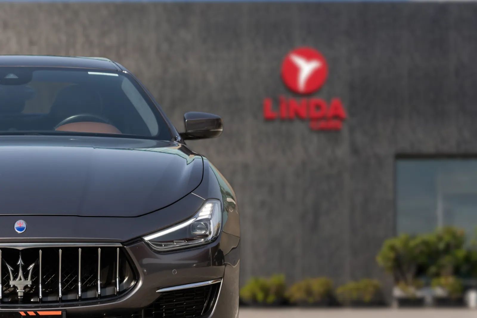 2020 Maserati Ghibli photo 3