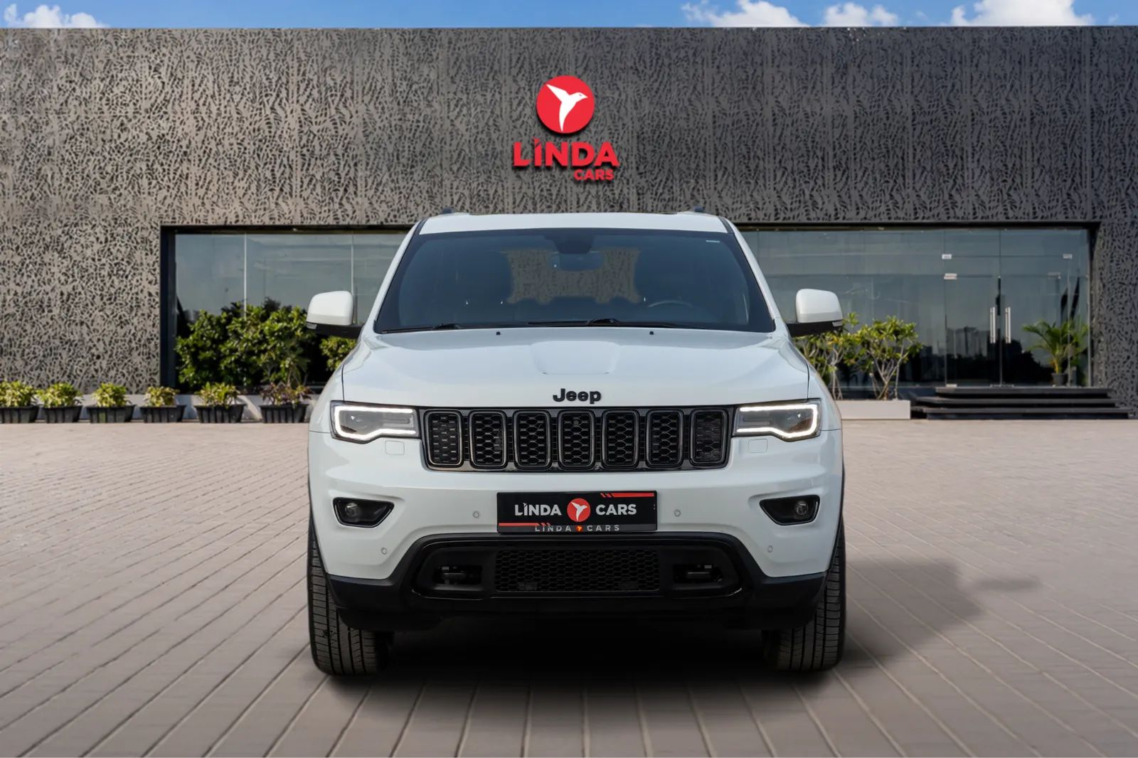 2021 Jeep Grand Cherokee photo 2