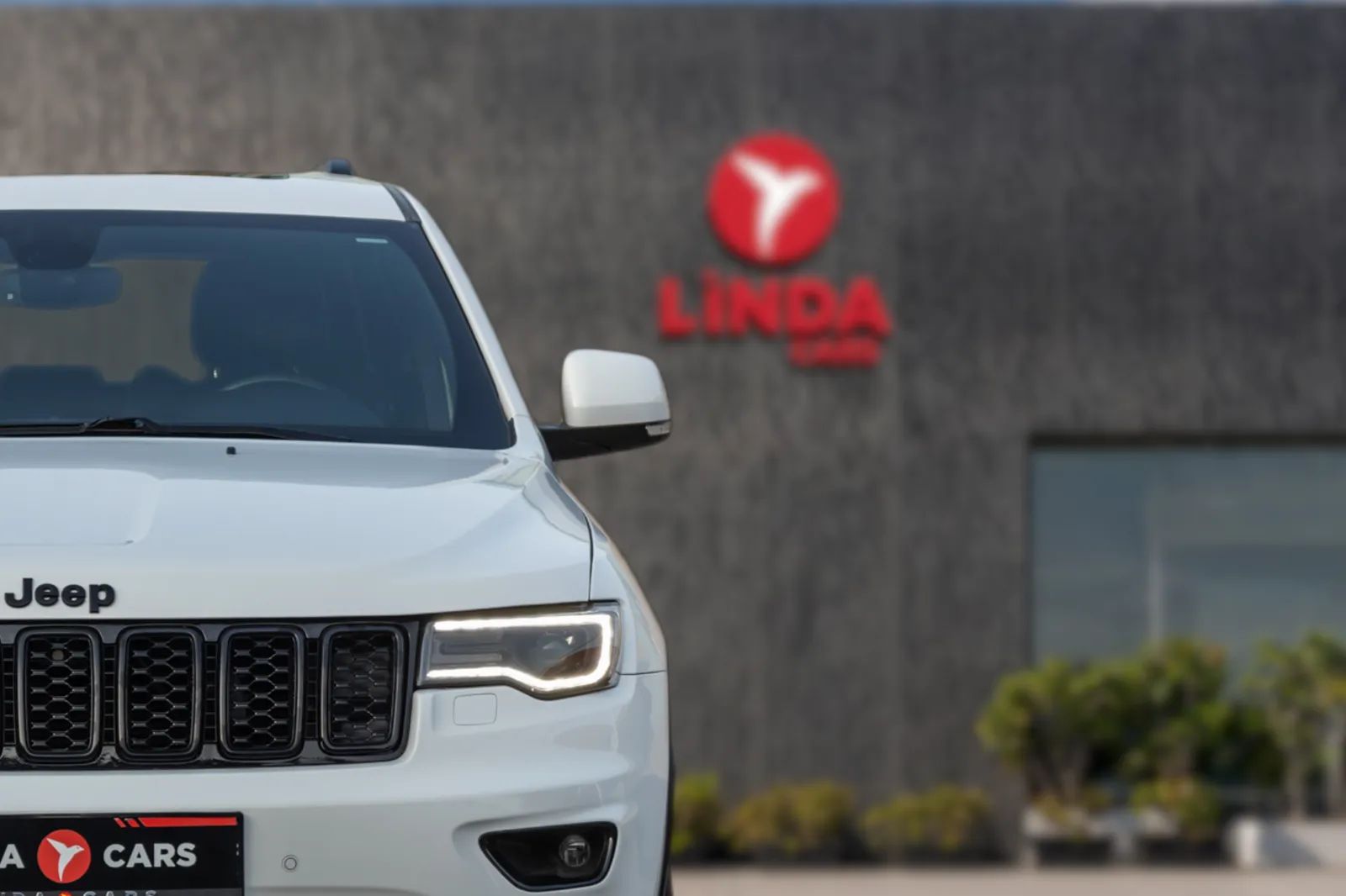 2021 Jeep Grand Cherokee photo 3