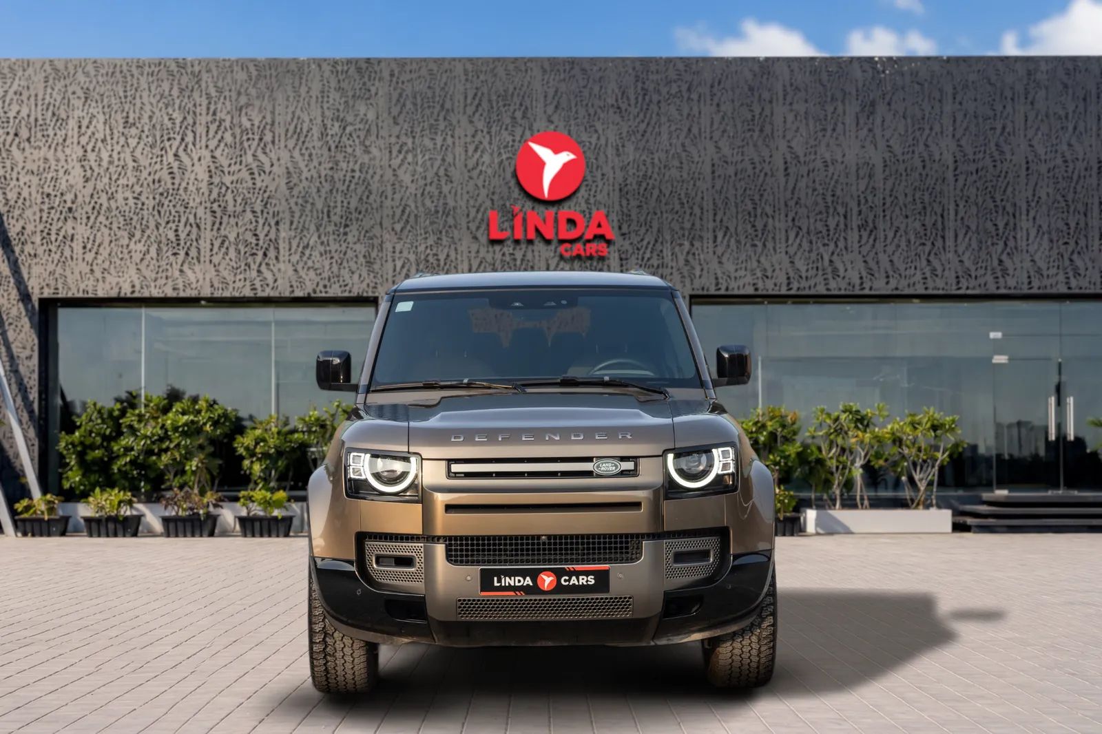 2024 Land Rover Defender photo 2
