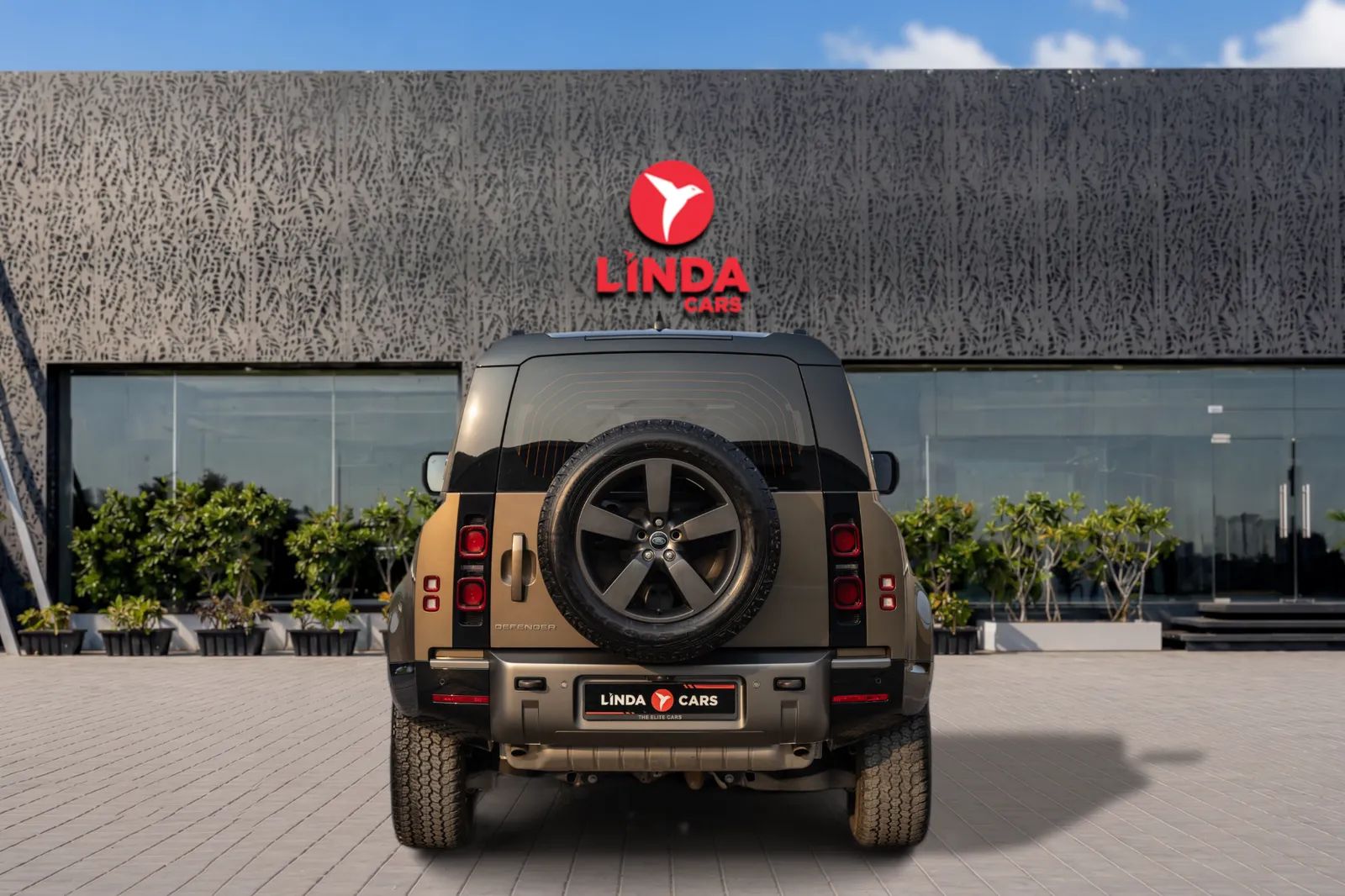 2024 Land Rover Defender photo 4