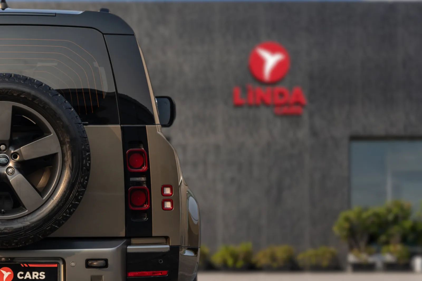 2024 Land Rover Defender photo 5