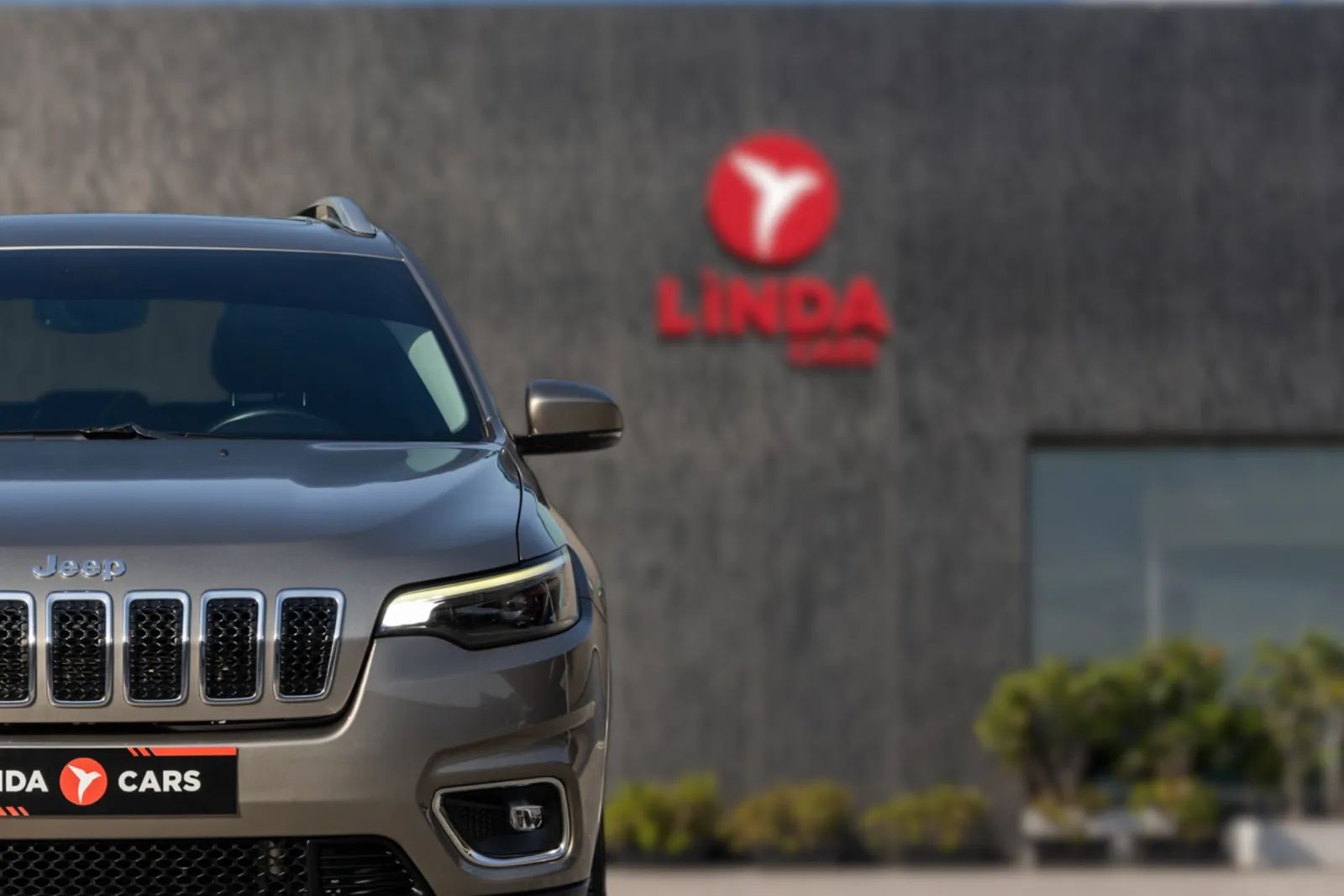 2020 Jeep Cherokee photo 3
