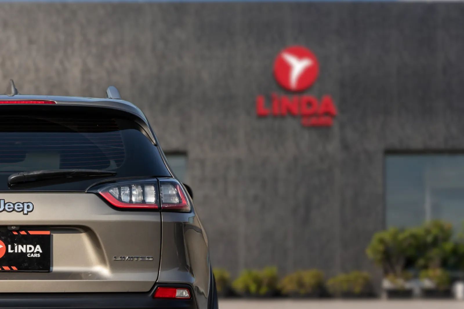 2020 Jeep Cherokee photo 5