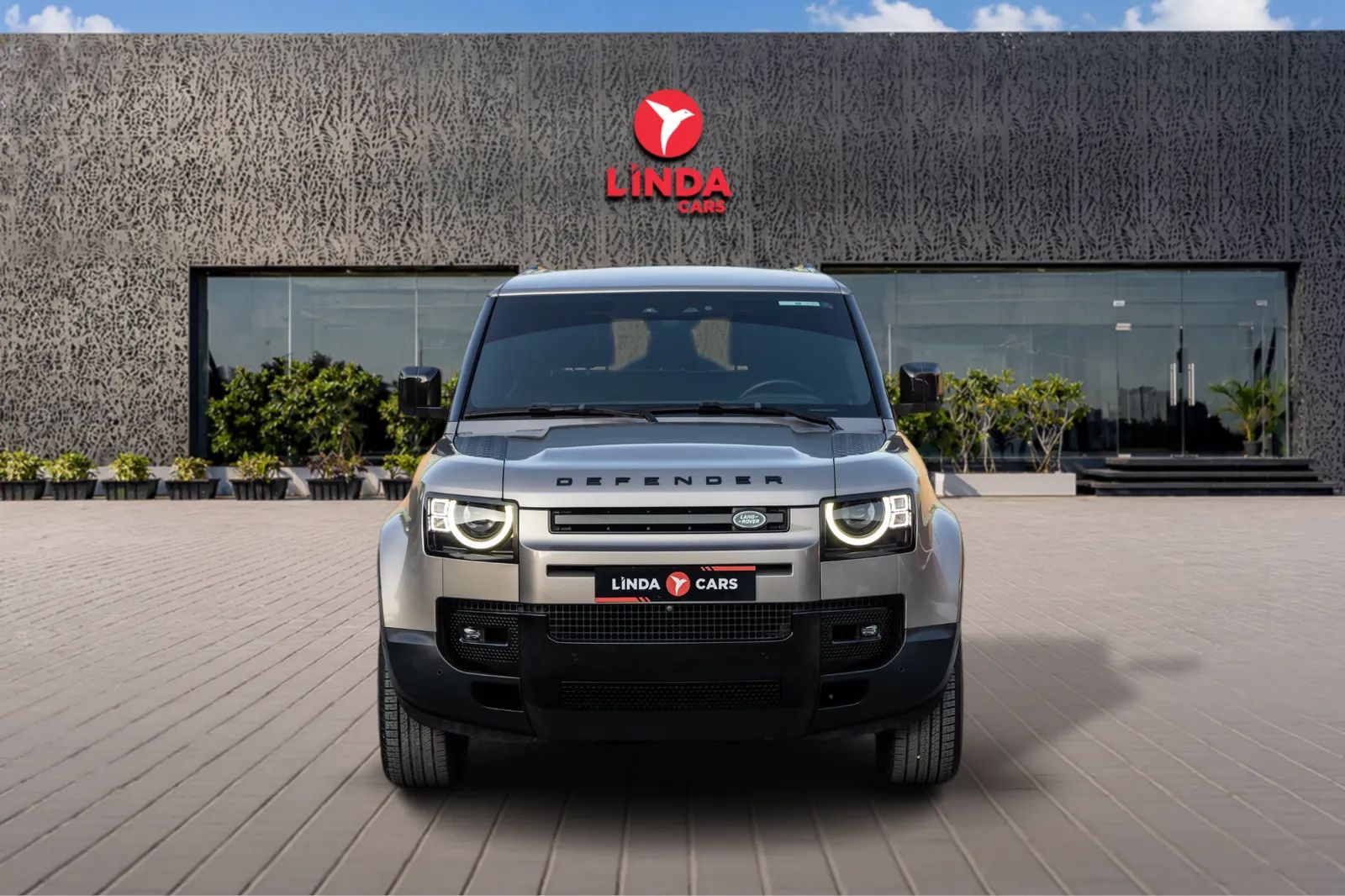 2023 Land Rover Defender photo 2