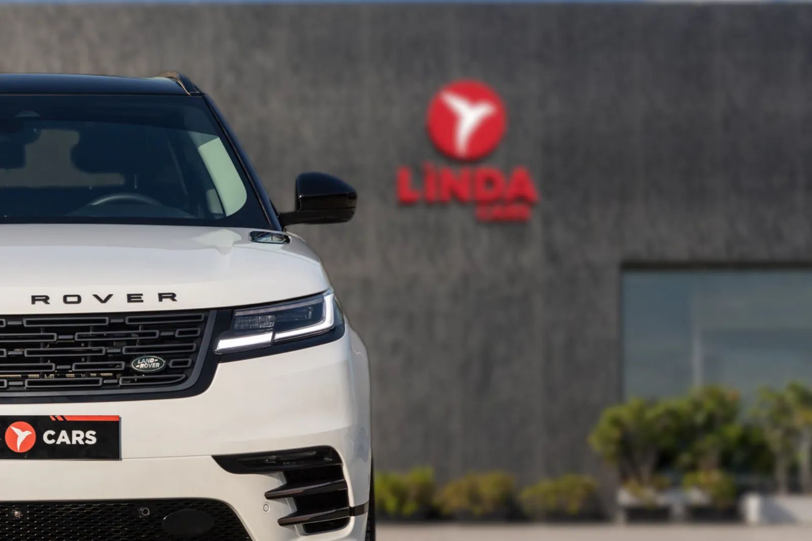 2025 Land Rover Range Rover Velar photo 3