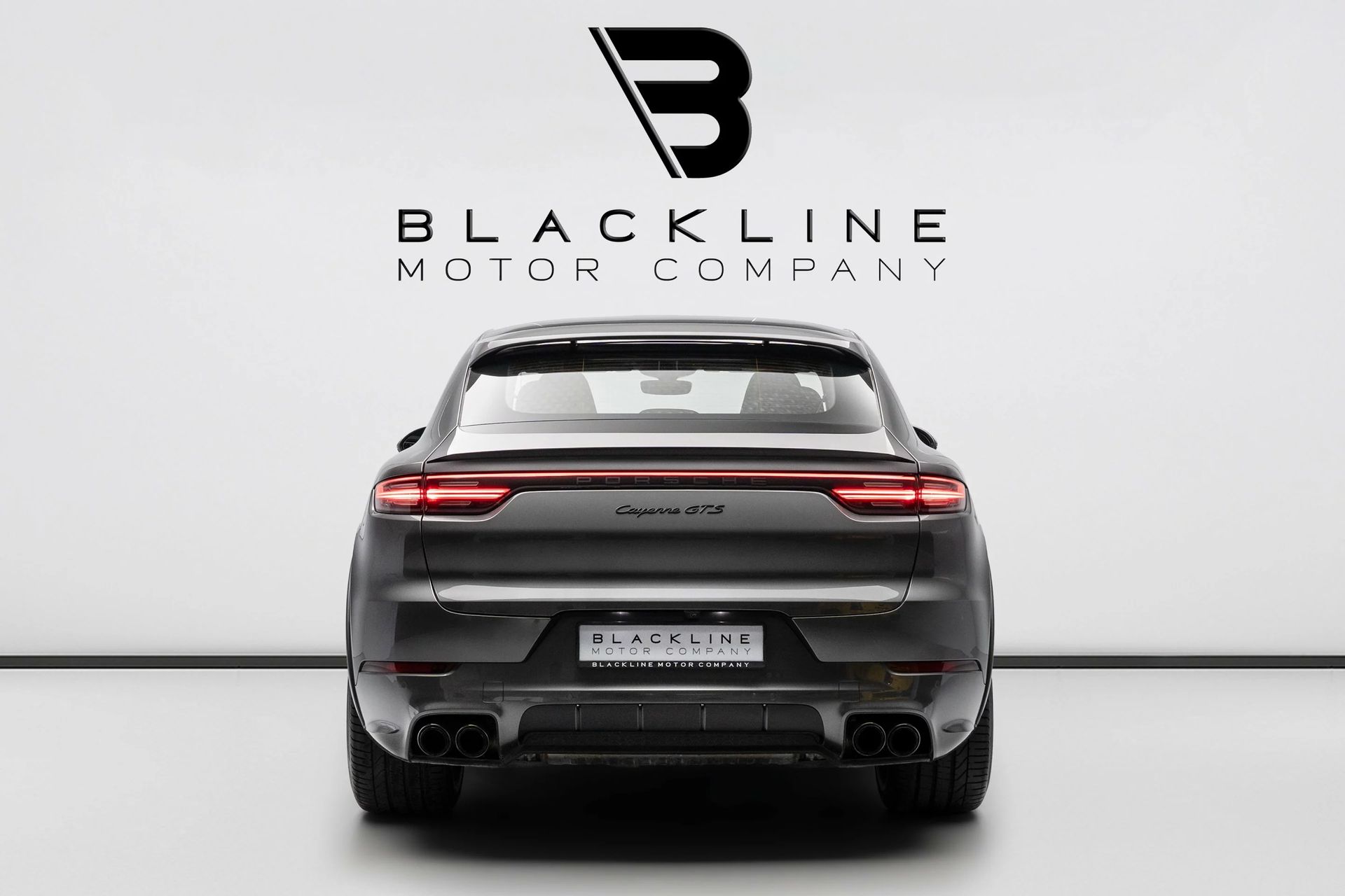 2023 Porsche Cayenne photo 3