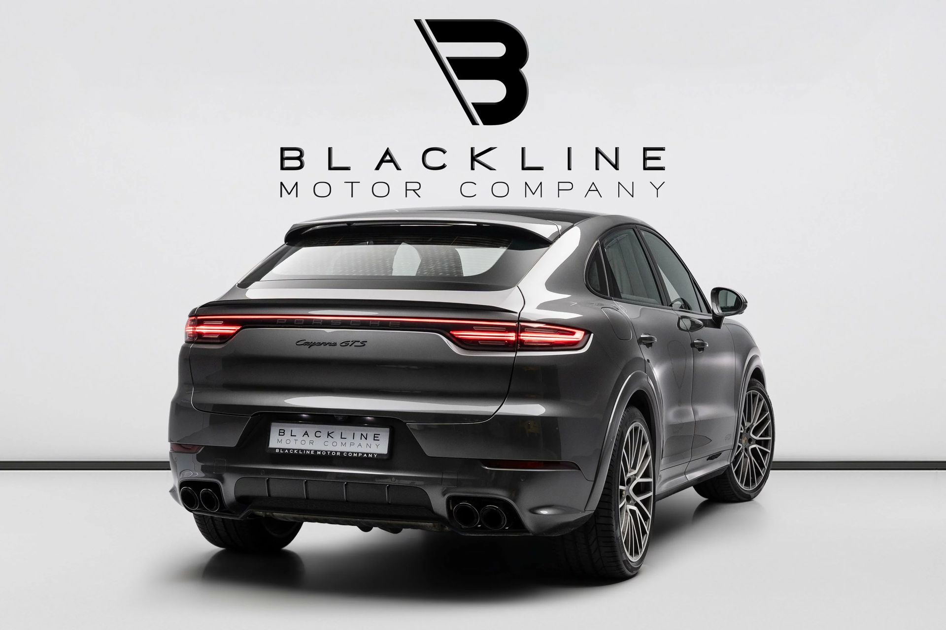 2023 Porsche Cayenne photo 4