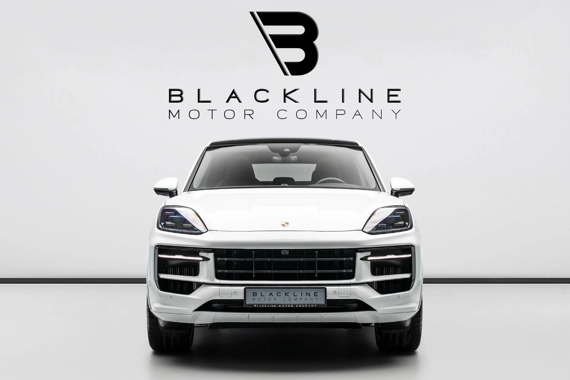 2025 Porsche Cayenne photo 2