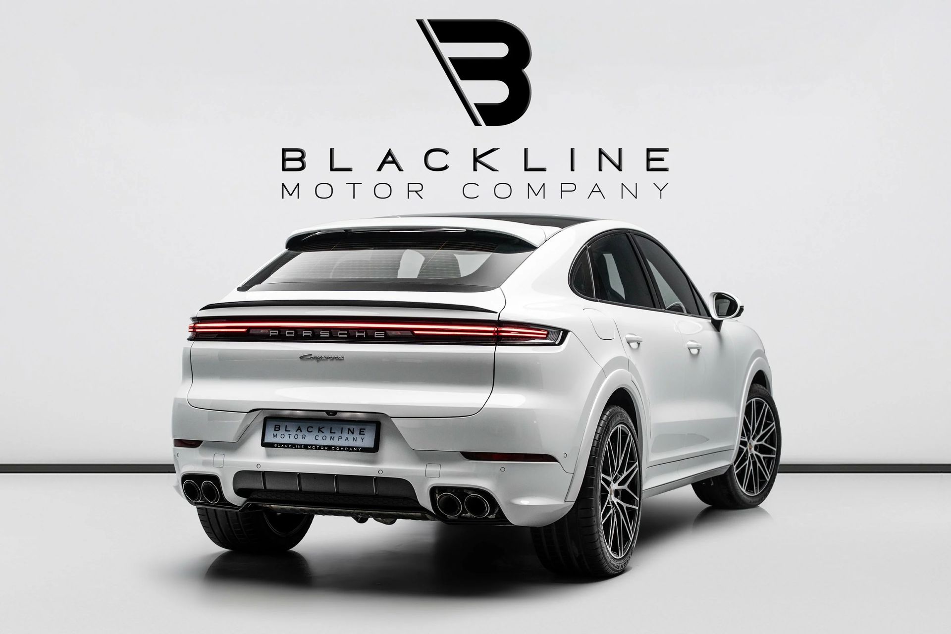 2025 Porsche Cayenne photo 4